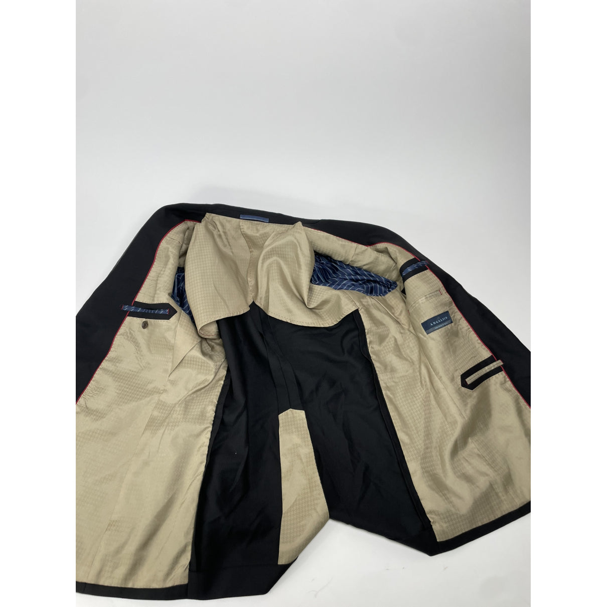 Non Signé / Unsigned Suit image 3