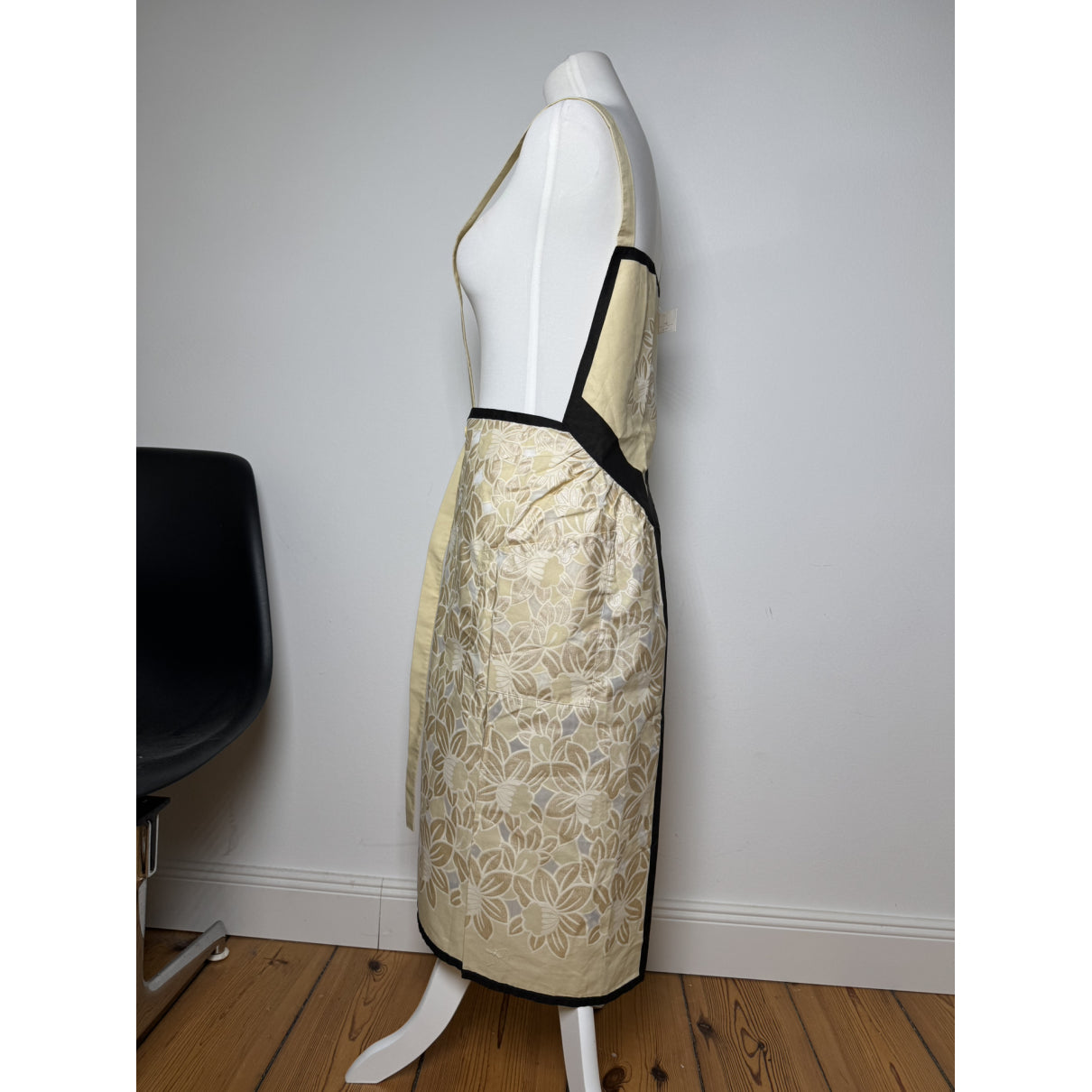 Yves Saint Laurent Dresse image 2