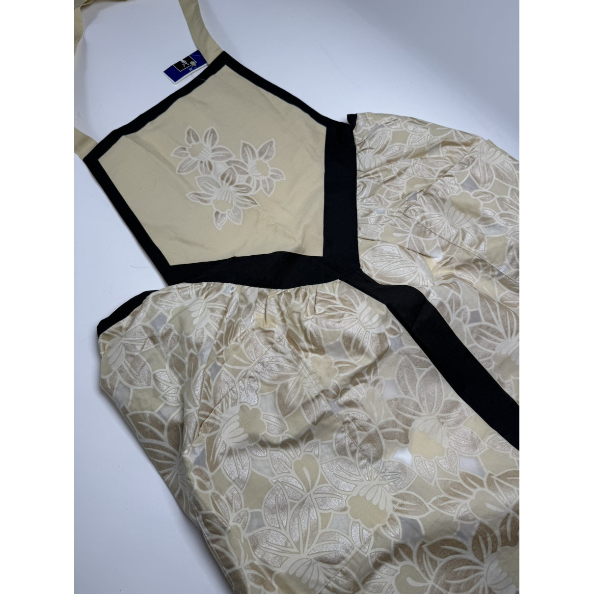 Yves Saint Laurent Dresse image 5