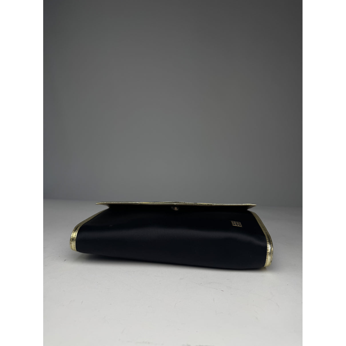 Givenchy Bow Cut Clutch Bag image 3