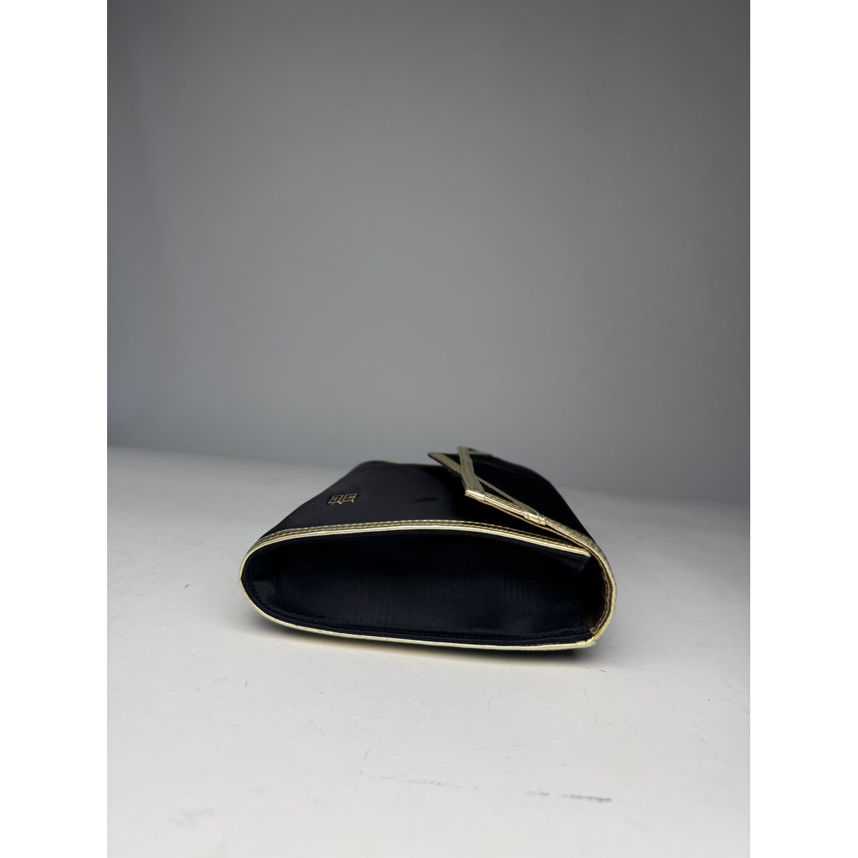 Givenchy Bow Cut Clutch Bag image 4