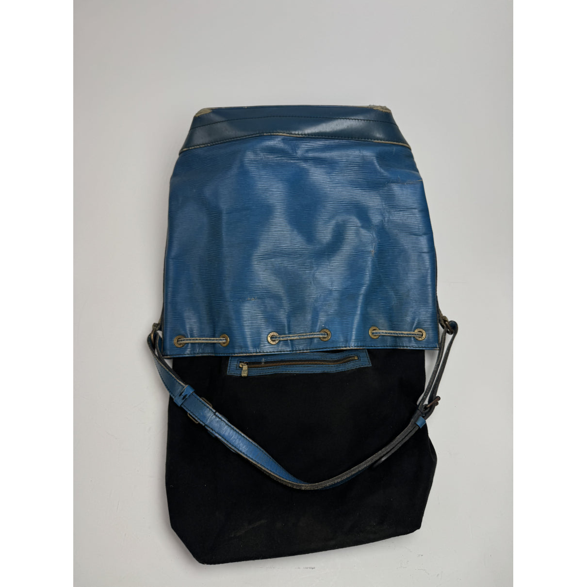 Louis Vuitton NéoNoé Blue Leather Handbag image 2