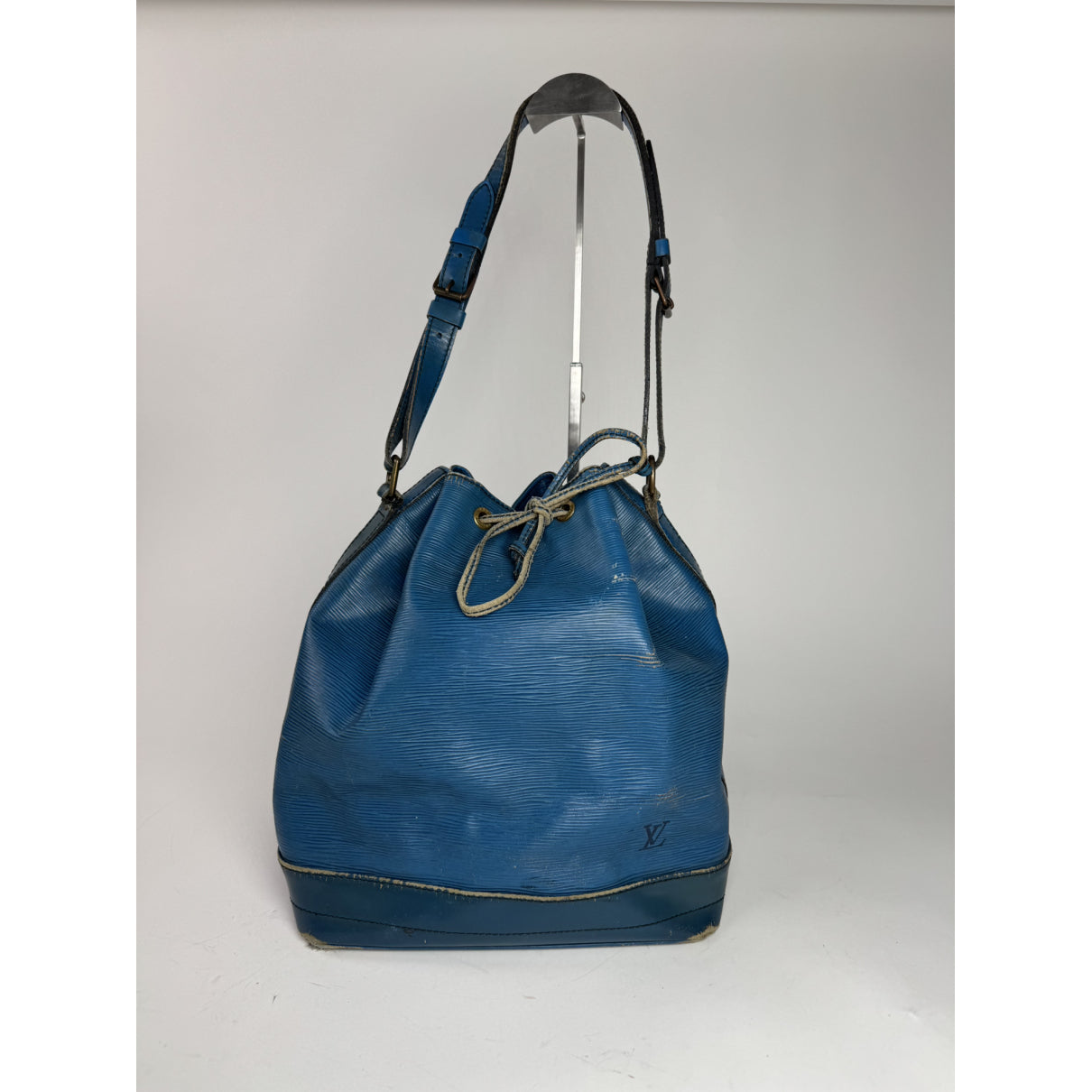 Louis Vuitton NéoNoé Blue Leather Handbag image 5