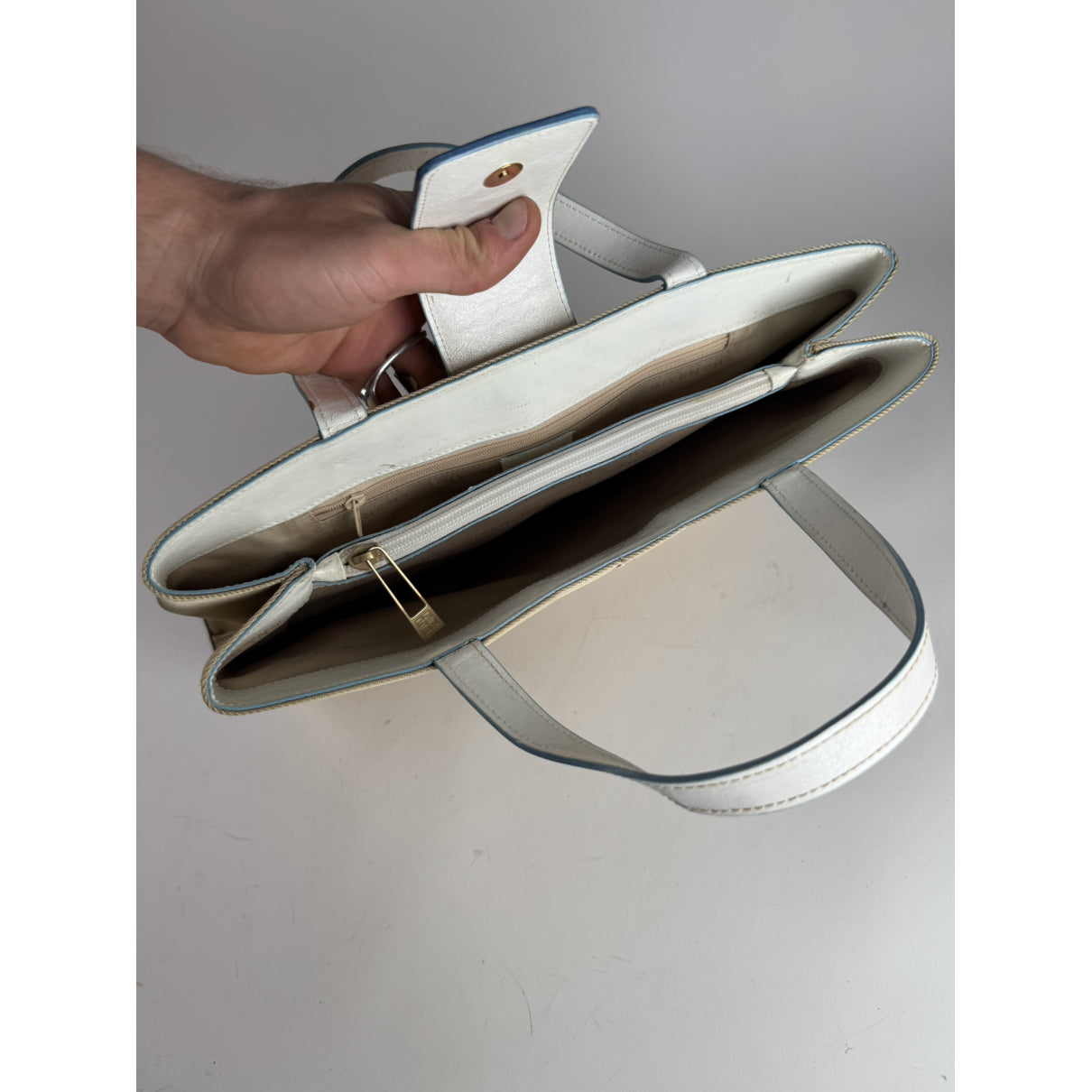 Givenchy 4G Beige Leather Handbag image 5