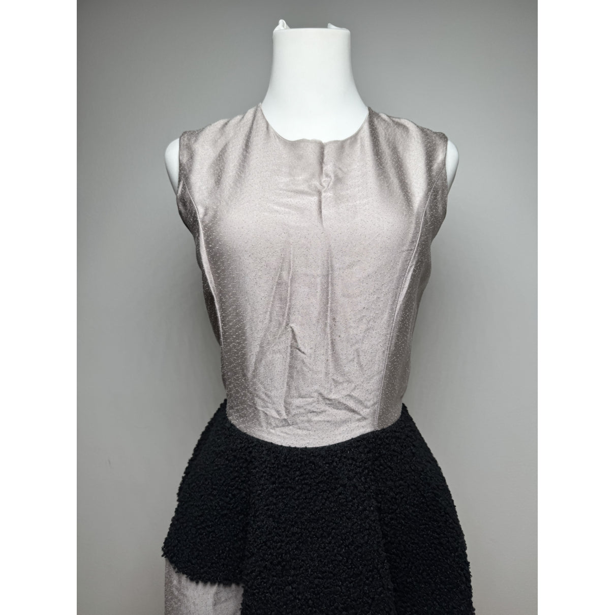 Yves Saint Laurent Dresse image 2