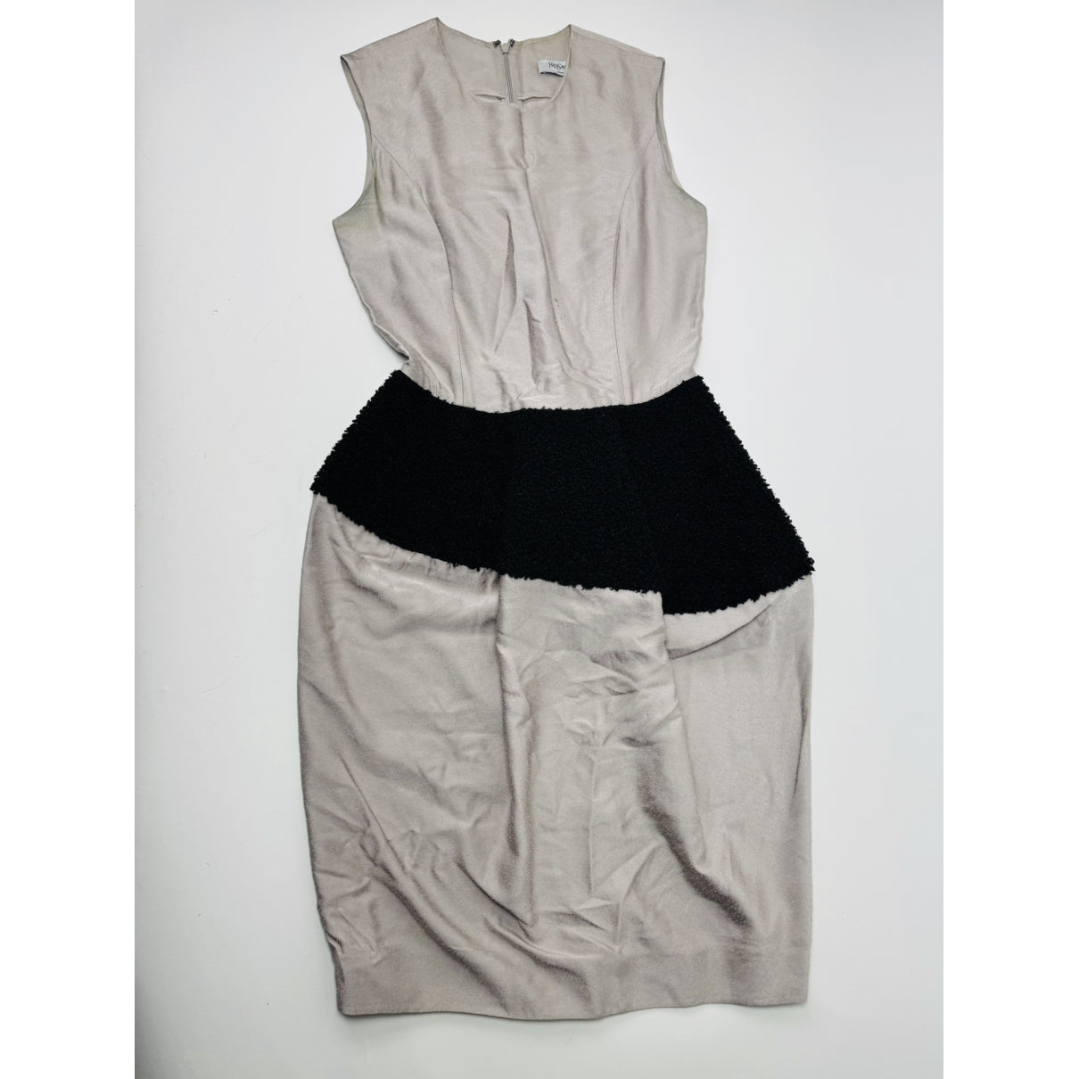 Yves Saint Laurent Dresse image 5