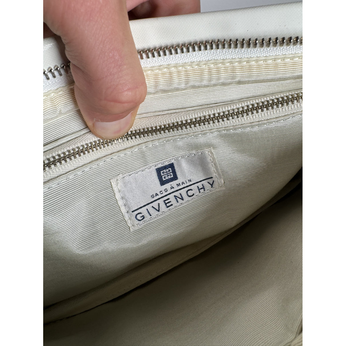 Givenchy 4G White Leather Handbag image 4