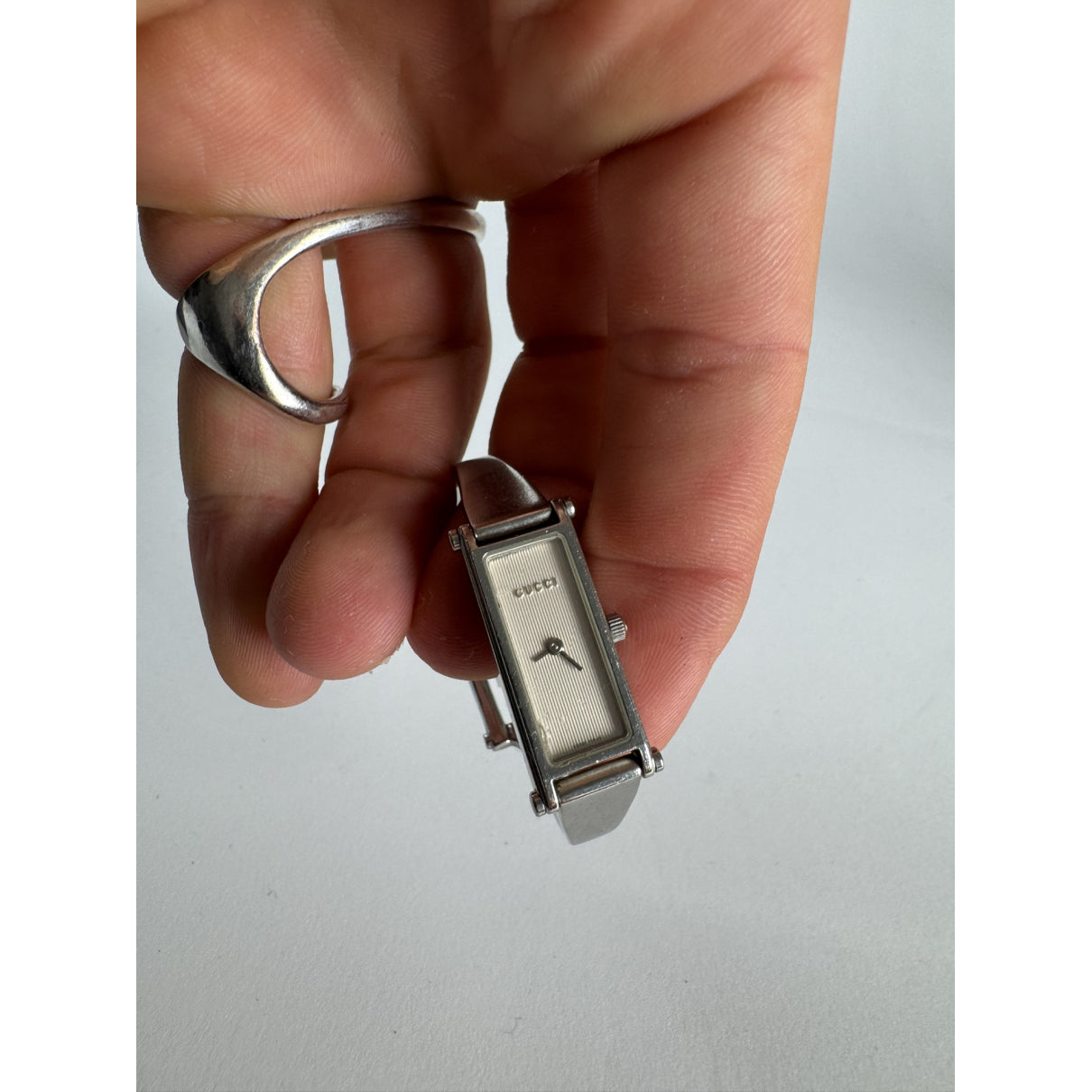 Gucci Horsebit Watche image 2