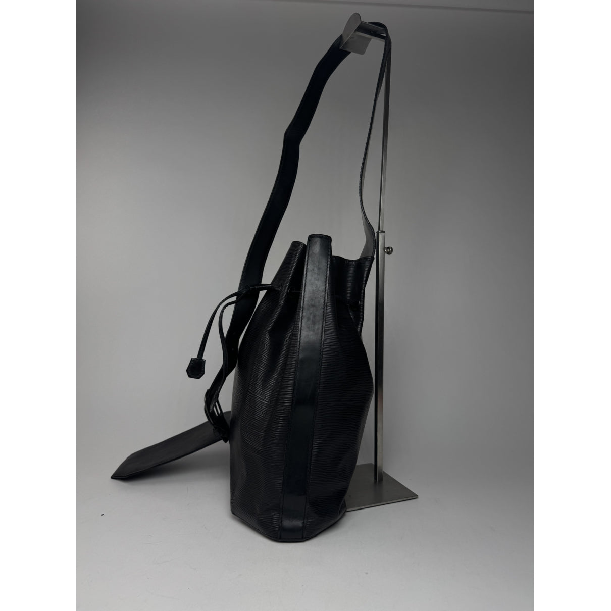 Louis Vuitton NéoNoé Handbag image 4