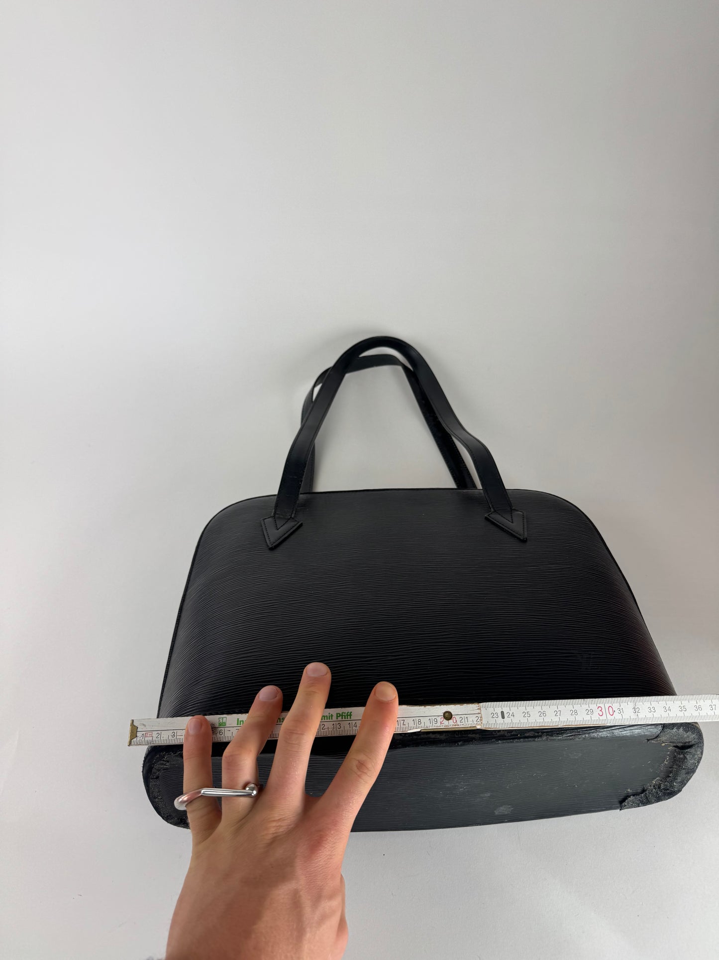 Vintage Louis Vuitton ALMA PM EPI Leather Bag Black