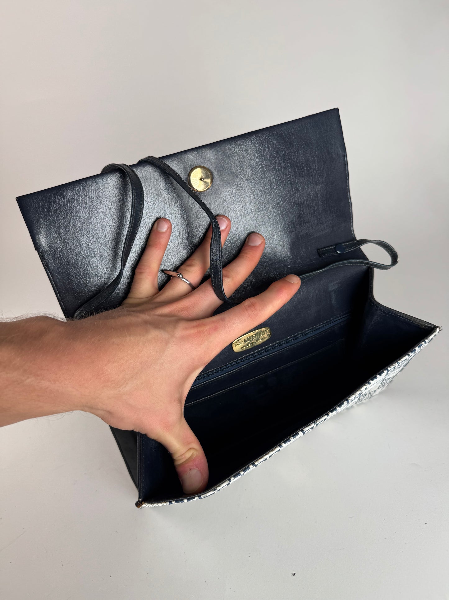 Vintage Givenchy 4G Monogramm Leather Bag White Navy Black