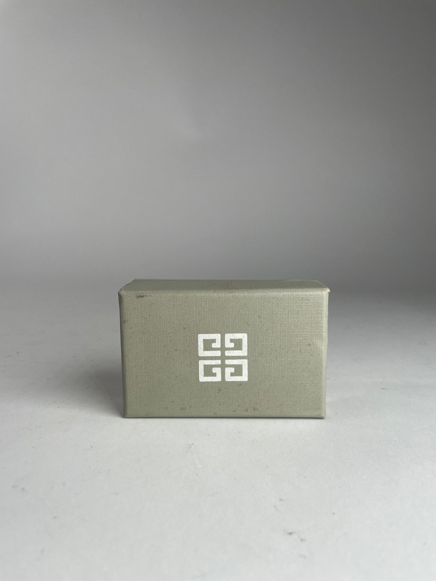 Bracelet vintage Givenchy en acier doré neuf