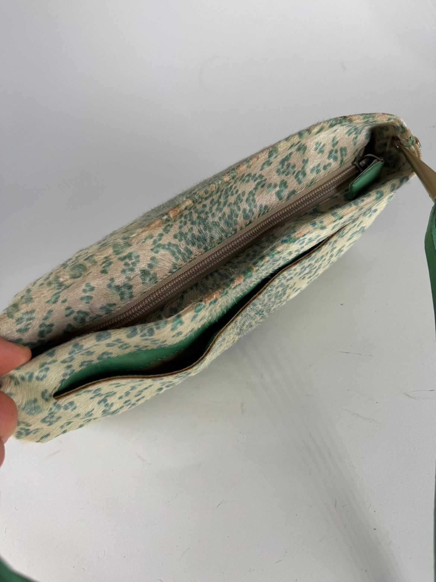 Vintage Bottega Veneta Campana Fur Baguette Bag beige/TURQUOISE