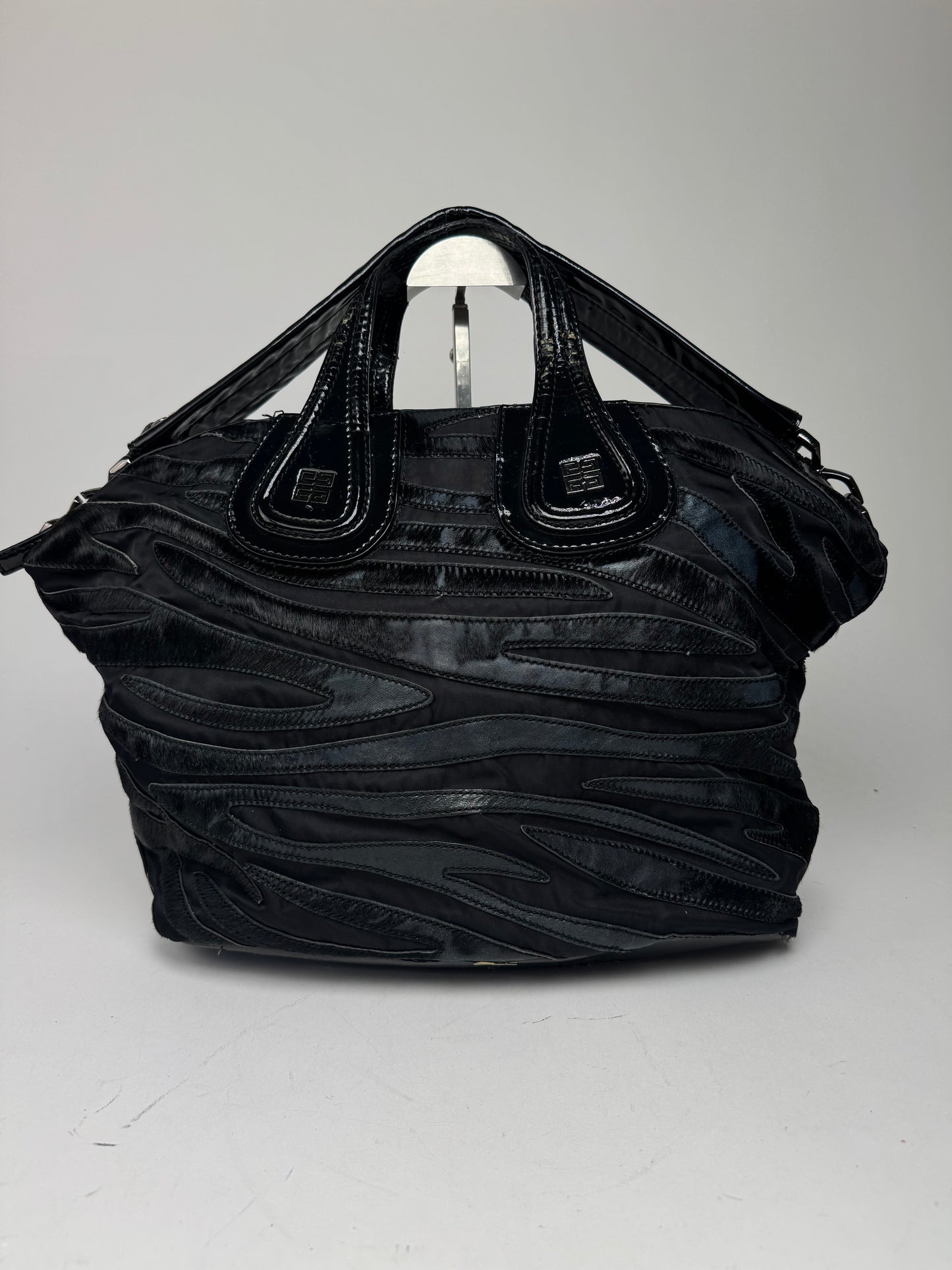 Sac vintage en cuir verni et fourrure Nightindale de Givenchy, noir