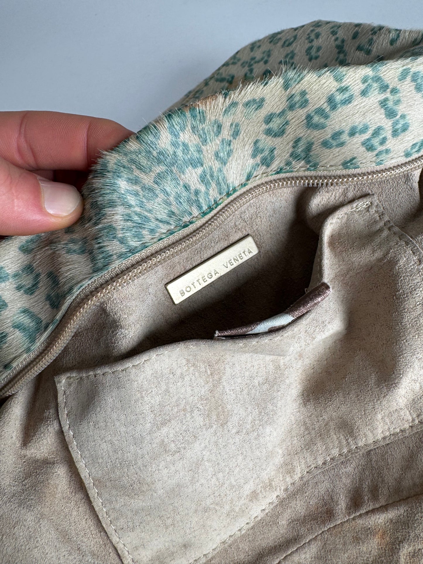 Vintage Bottega Veneta Campana Fur Baguette Bag beige/TURQUOISE