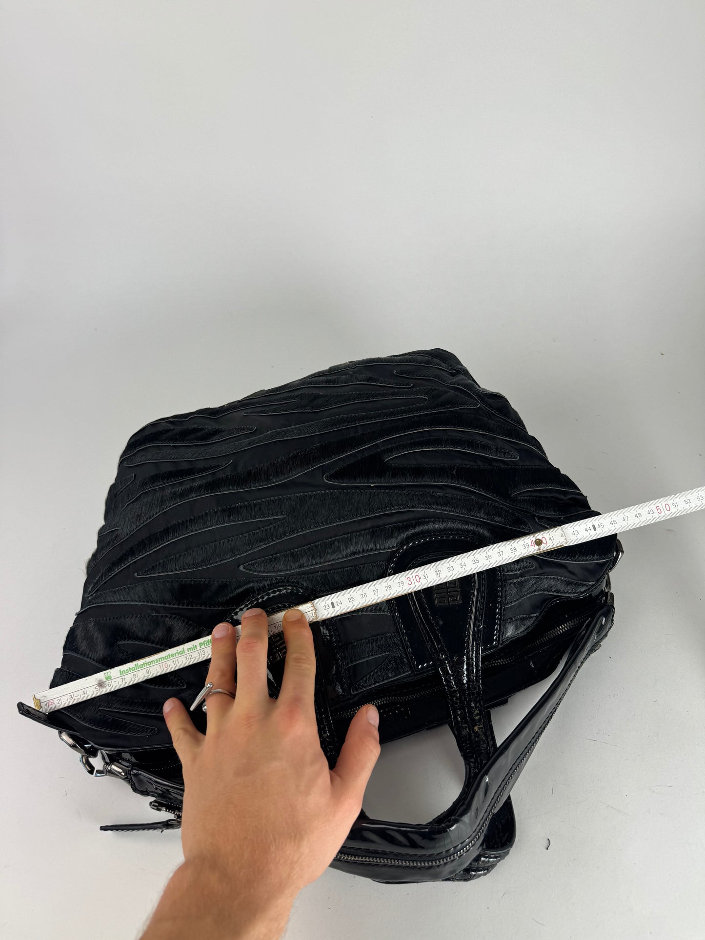 Sac vintage en cuir verni et fourrure Nightindale de Givenchy, noir