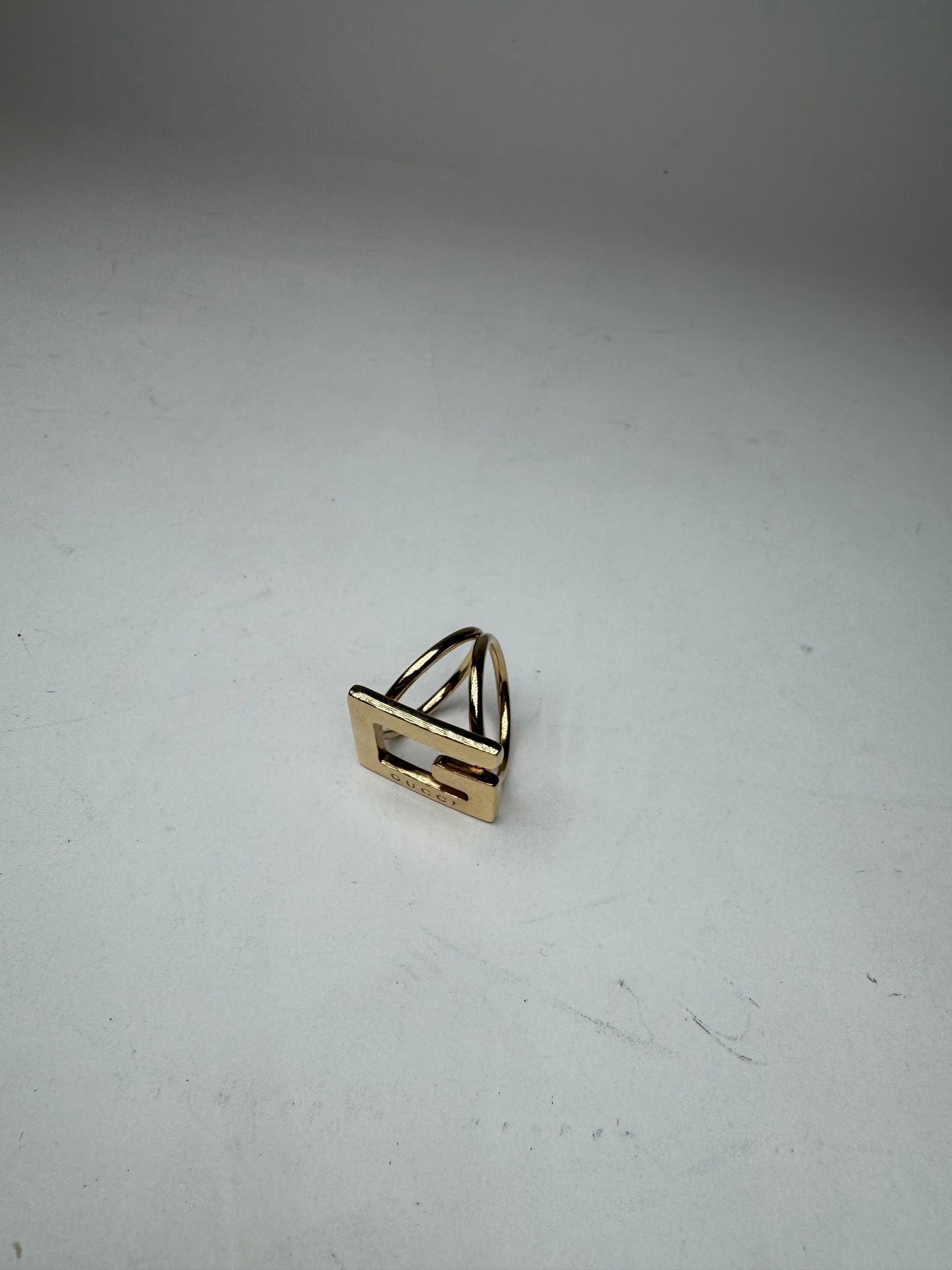 Bague Gucci G vintage en acier doré