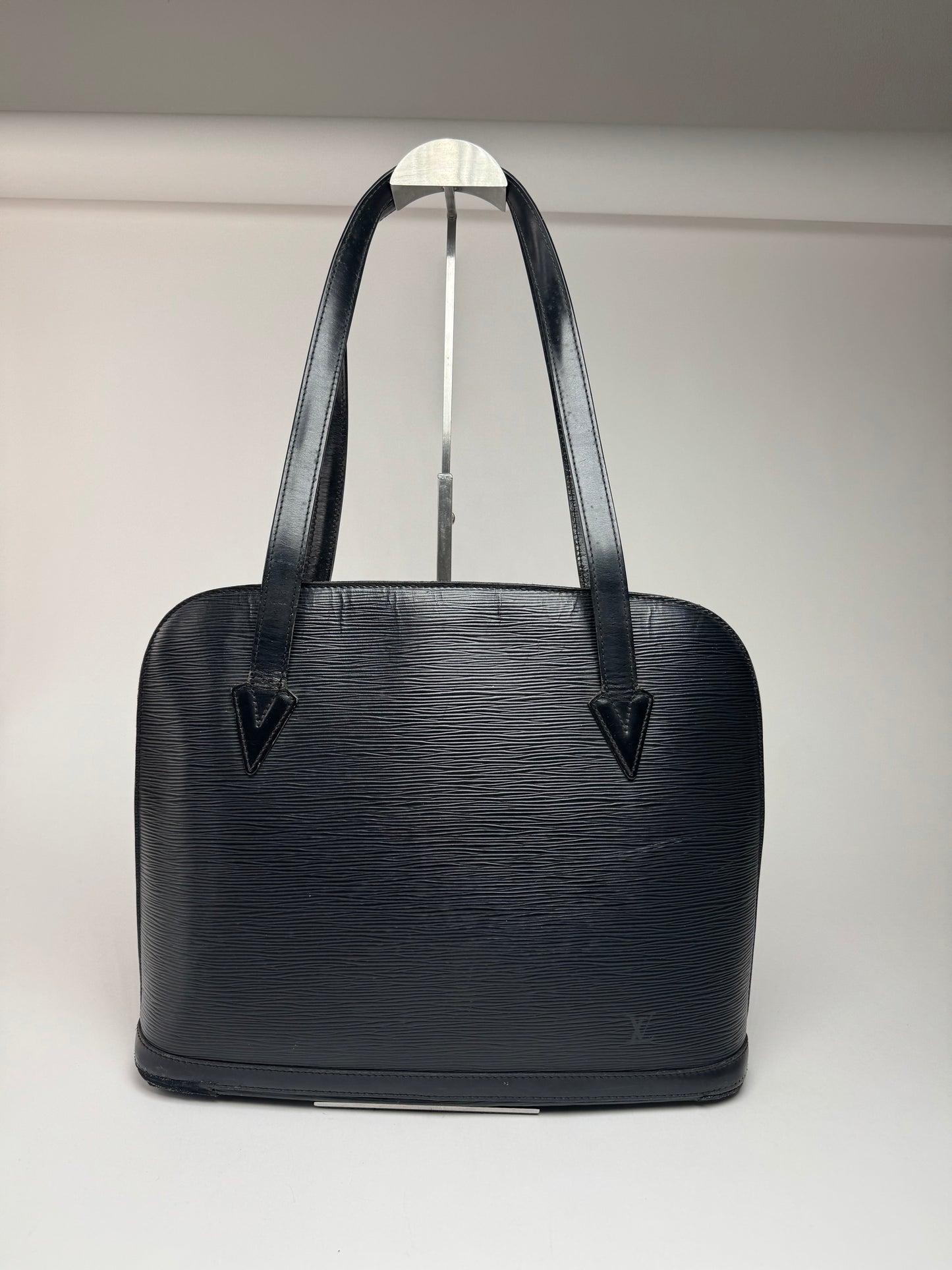 Vintage Louis Vuitton ALMA PM EPI Leather Bag Black