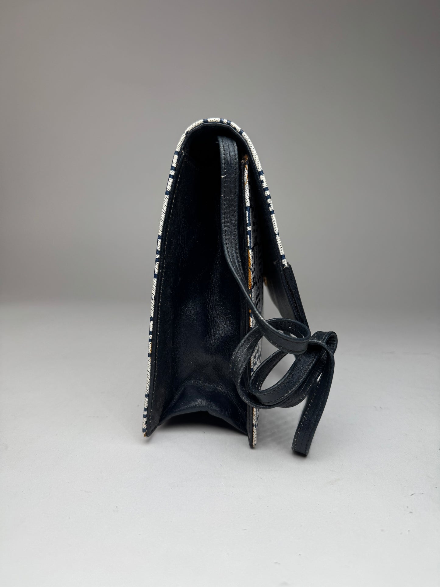 Vintage Givenchy 4G Monogramm Leather Bag White Navy Black