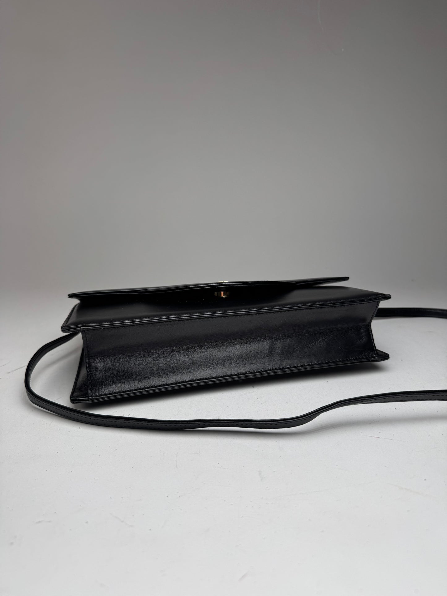 Sac vintage Givenchy 4G en cuir noir