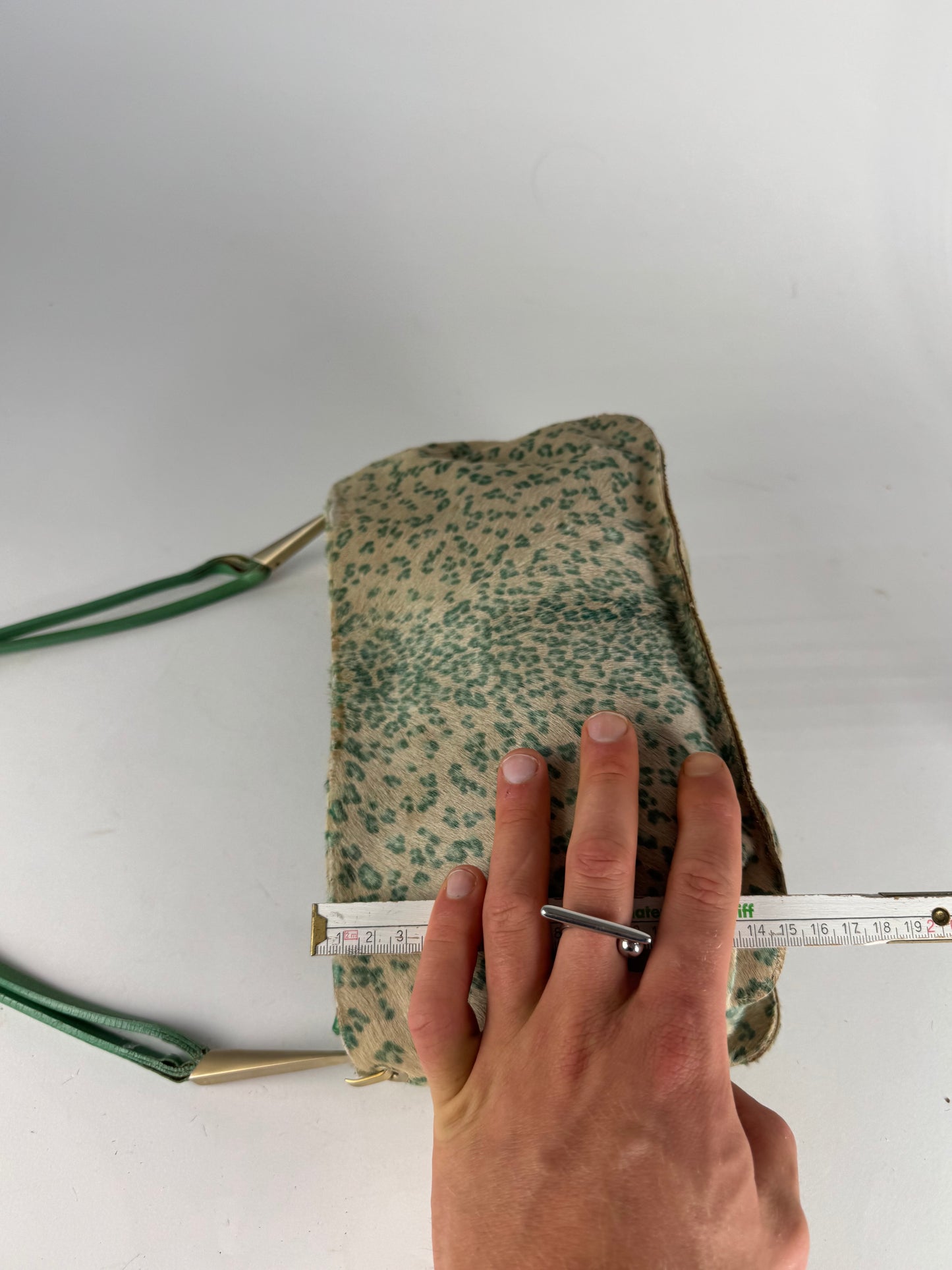 Vintage Bottega Veneta Campana Fur Baguette Bag beige/TURQUOISE