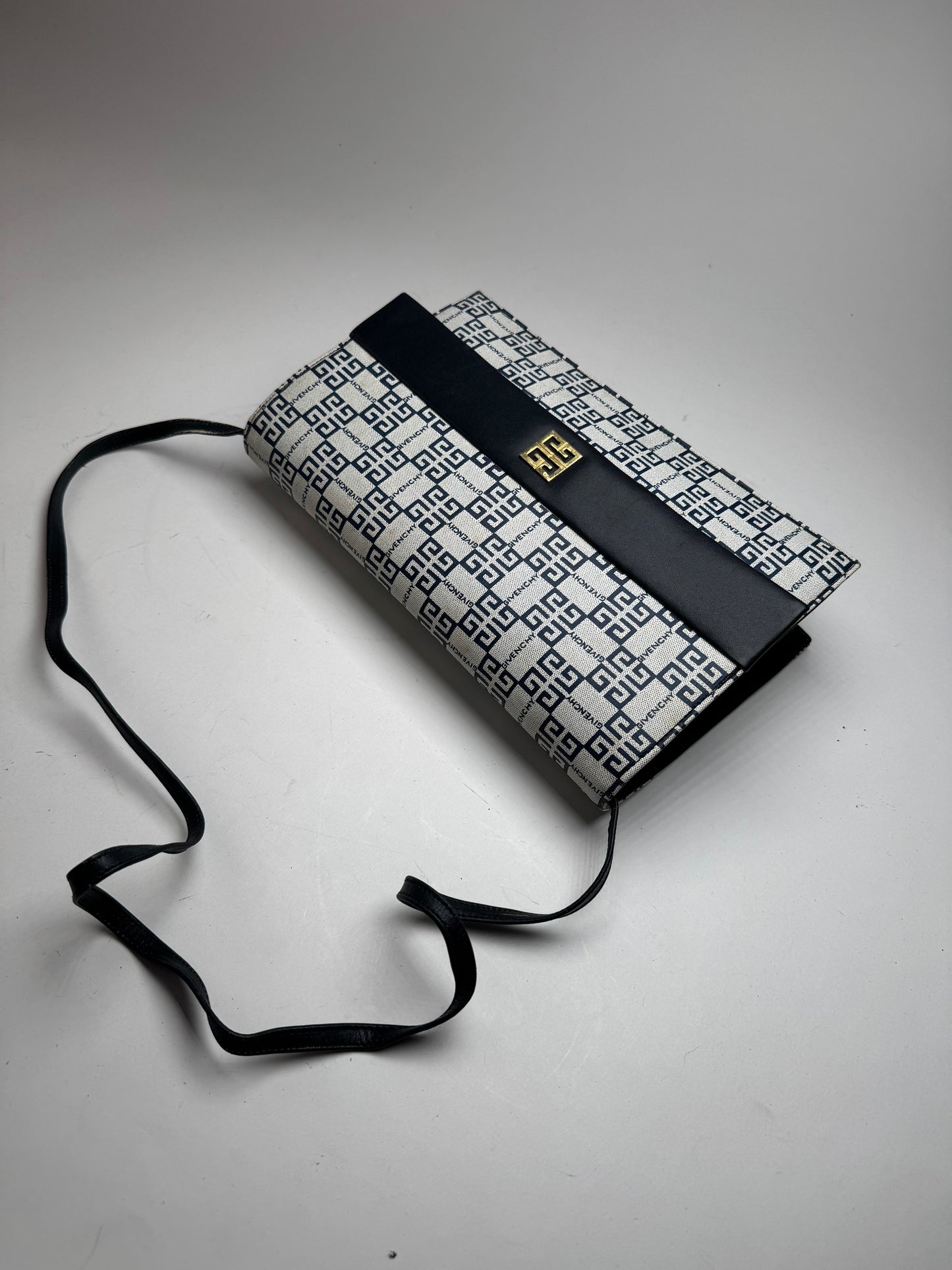 Vintage Givenchy 4G Monogramm Leather Bag White Navy Black