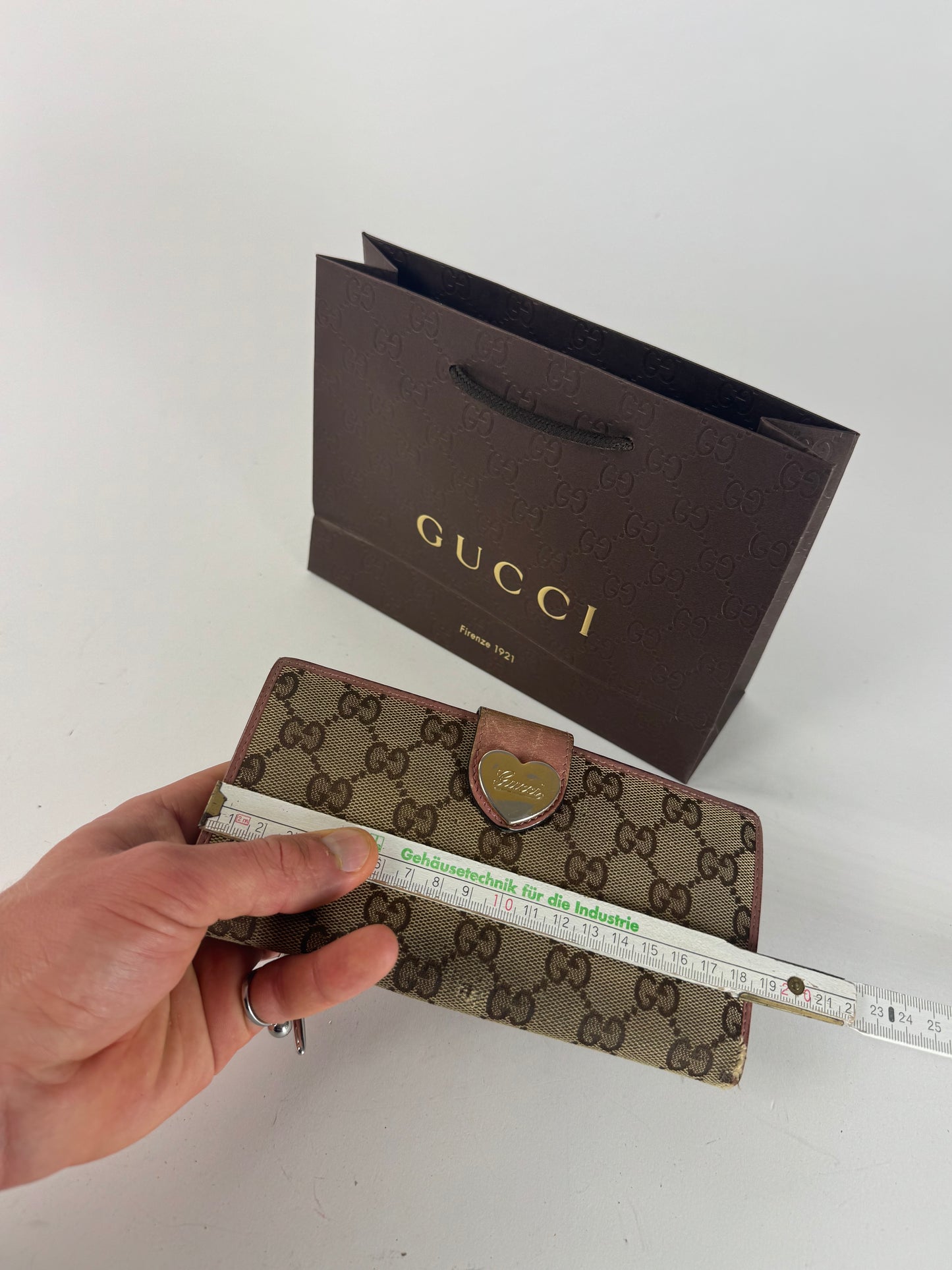Vintage Gucci Monogram Wallet beige pink