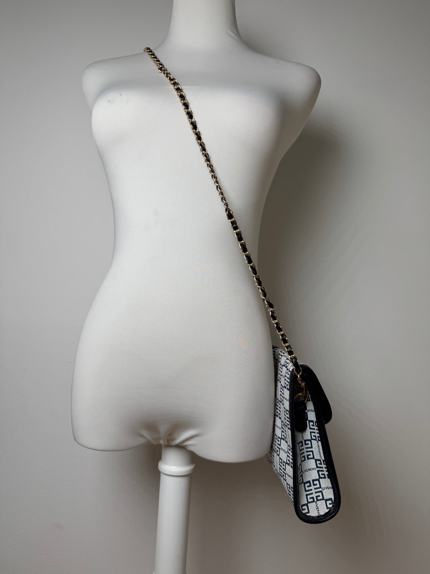 Vintage Givenchy Paris 4G Monogramm Leather Bag