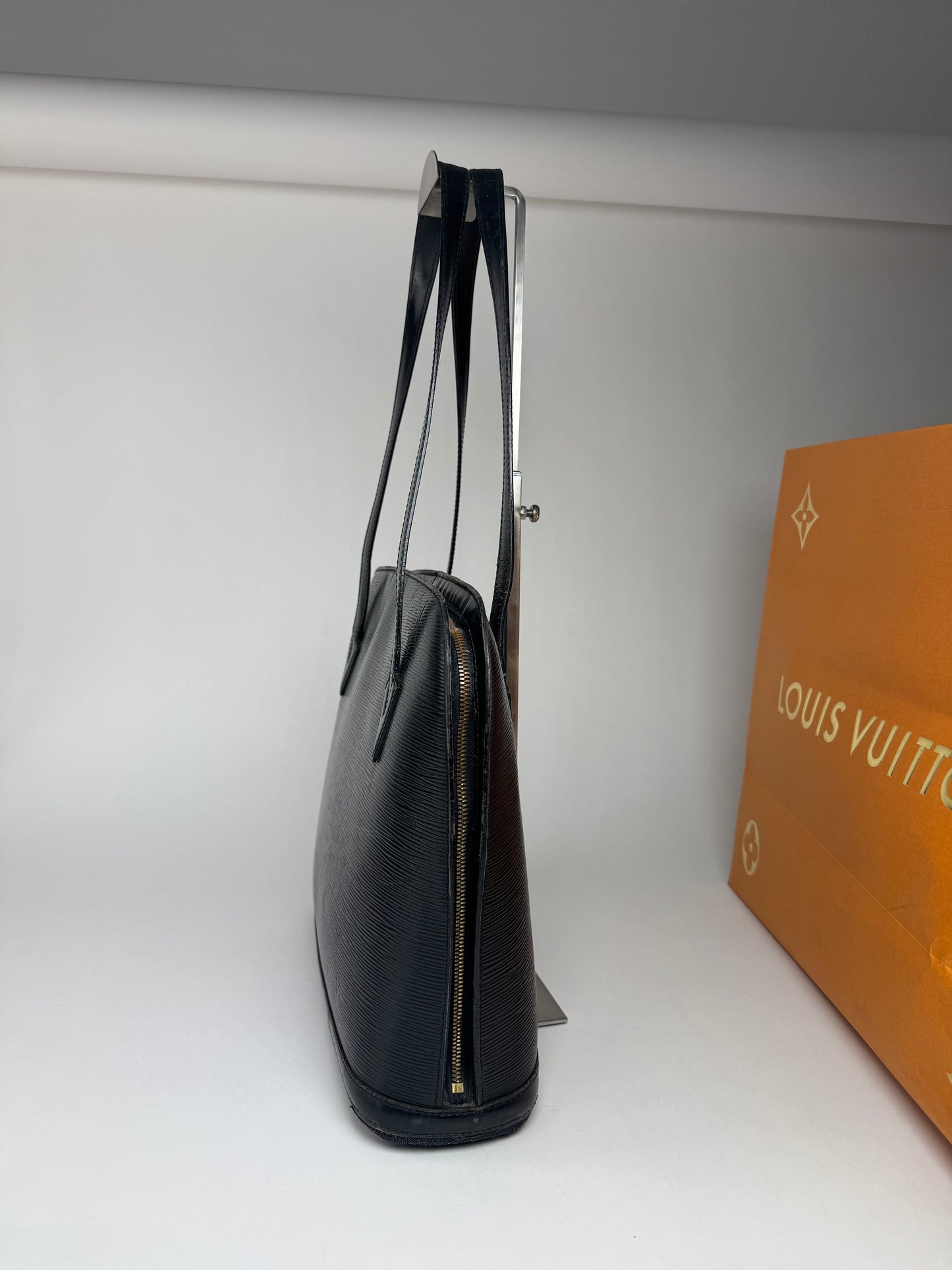 Vintage Louis Vuitton ALMA PM EPI Leather Bag Black