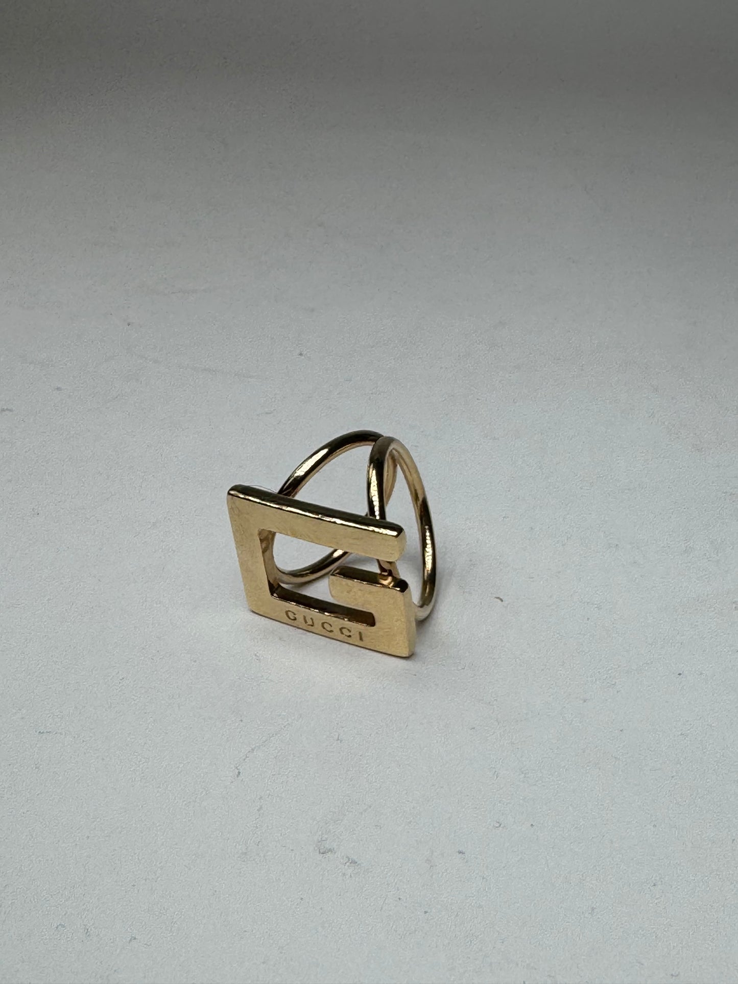 Bague Gucci G vintage en acier doré
