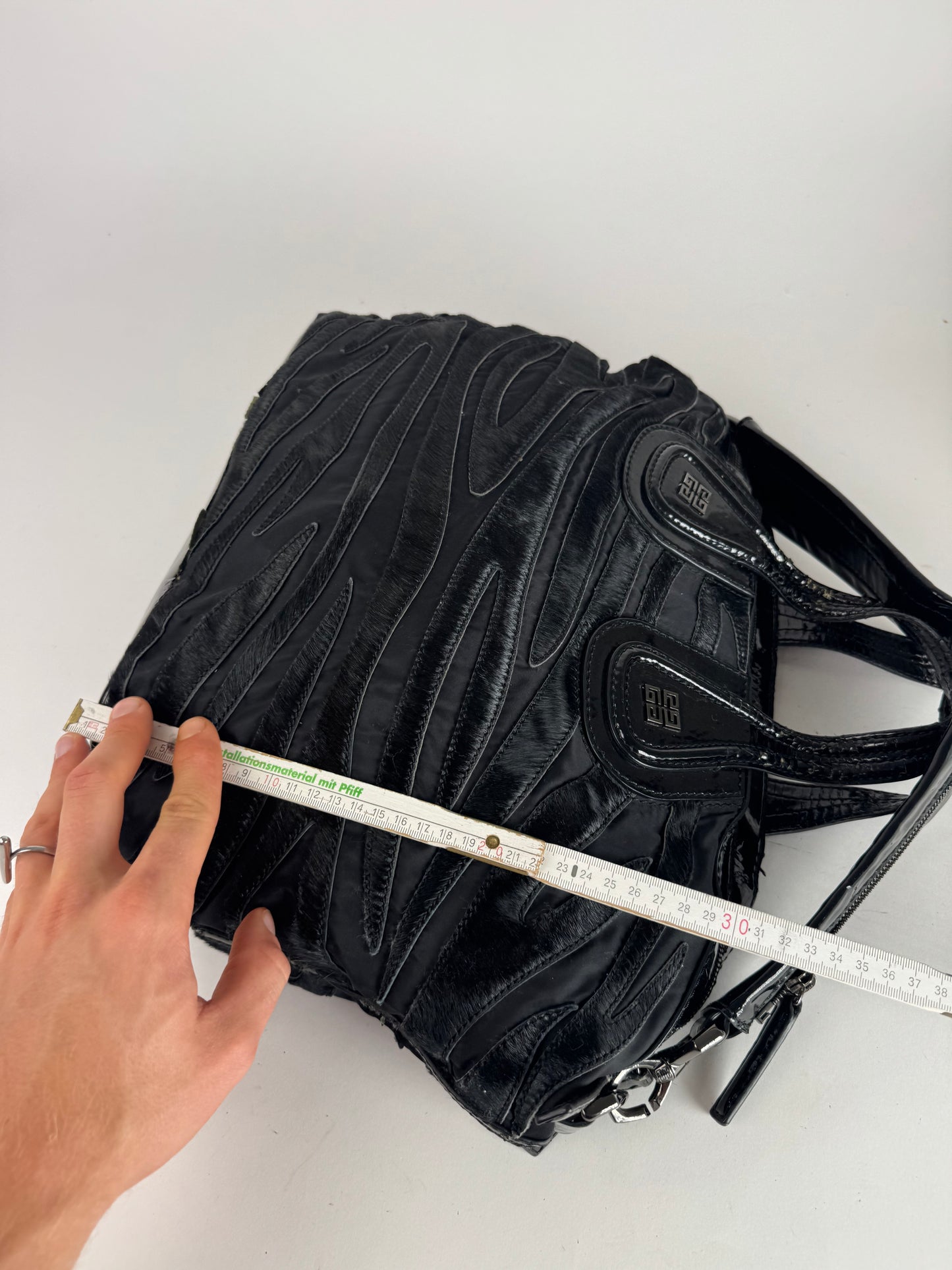 Sac vintage en cuir verni et fourrure Nightindale de Givenchy, noir