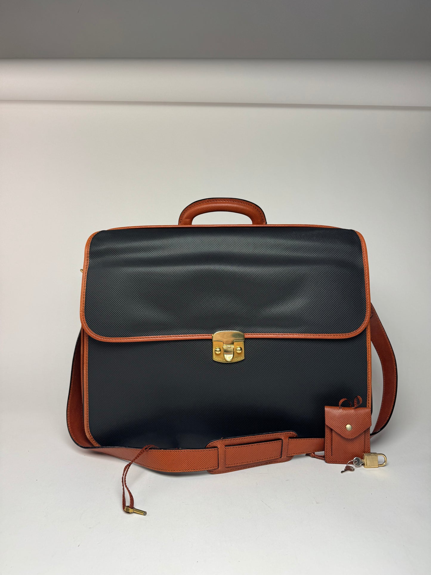 Vintage Bottega Veneta leather Suitcase black / Brown