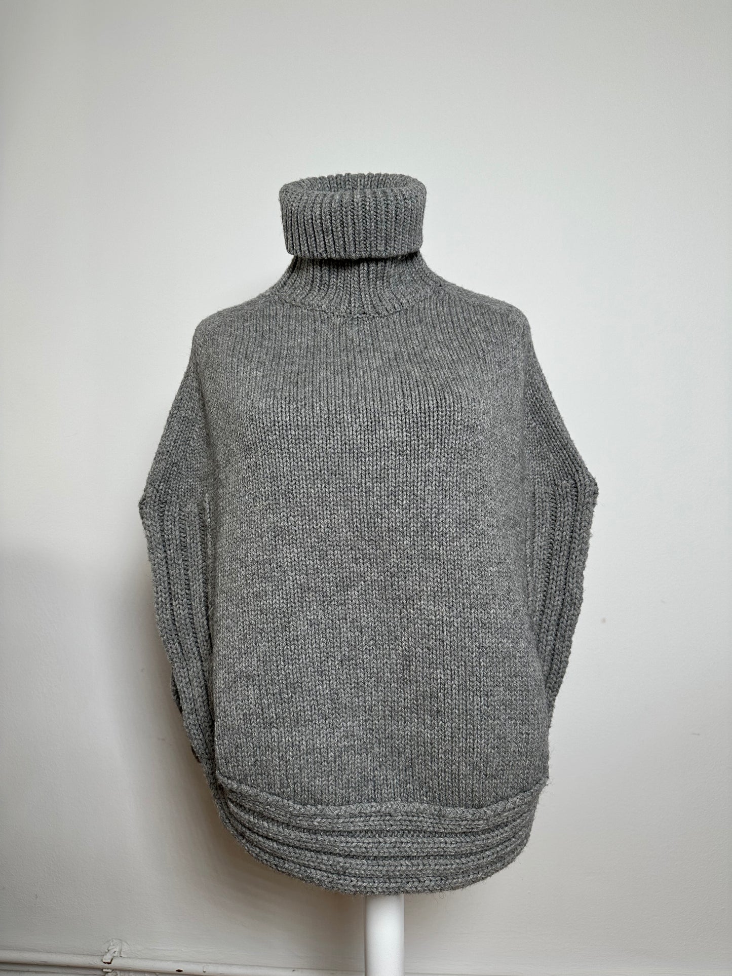Vintage Gucci Wool Poncho Grey M