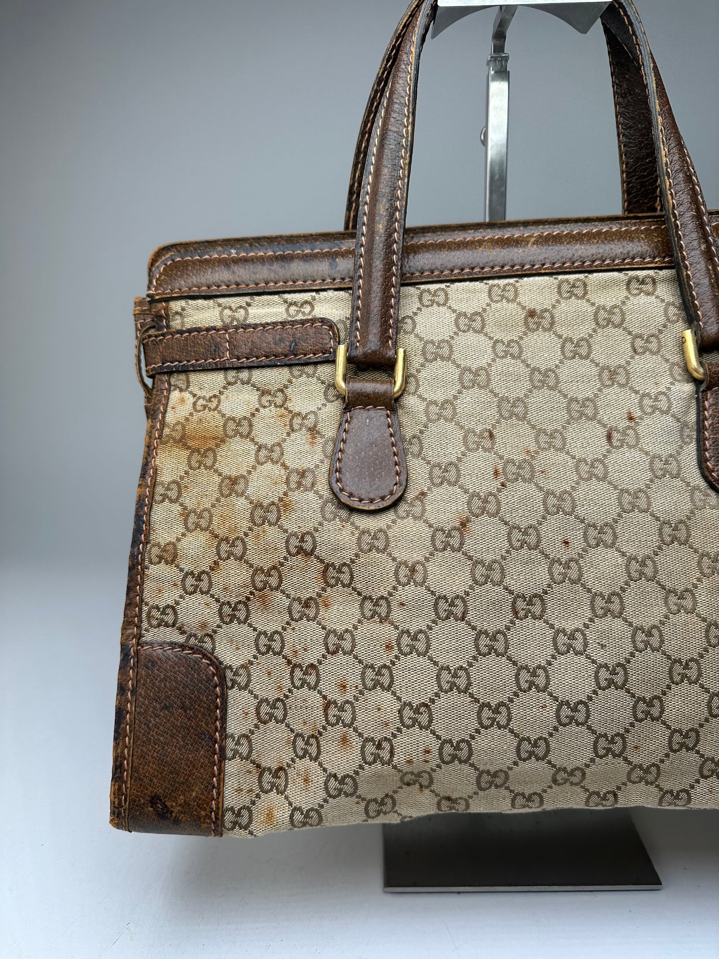 Vintage Gucci GG Supreme Chain Shoulder Bag Beige Brown