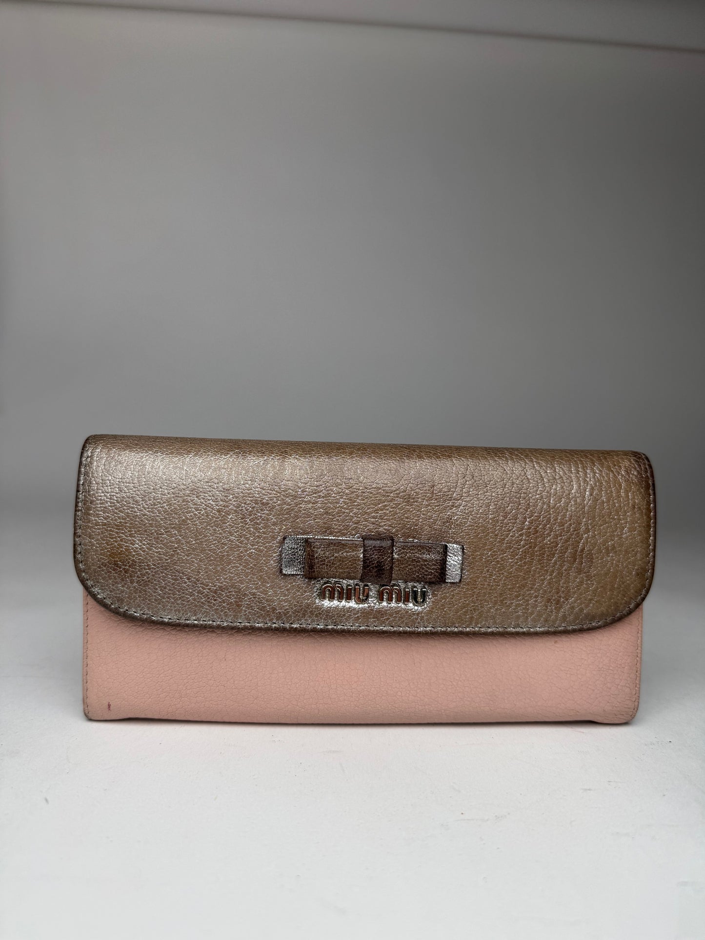 Portefeuille vintage en cuir Miu Miu beige argenté
