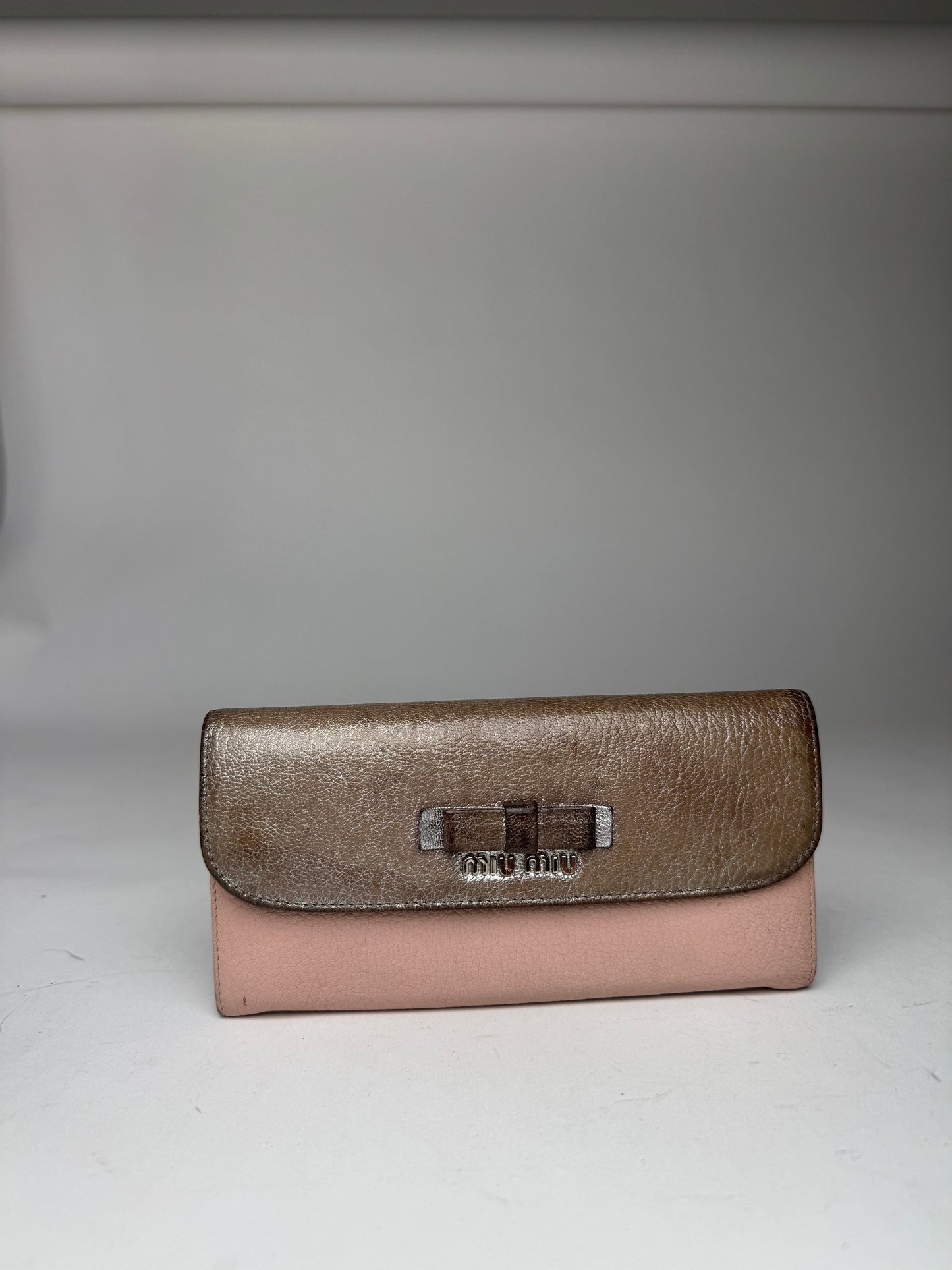 Portefeuille vintage en cuir Miu Miu beige argenté