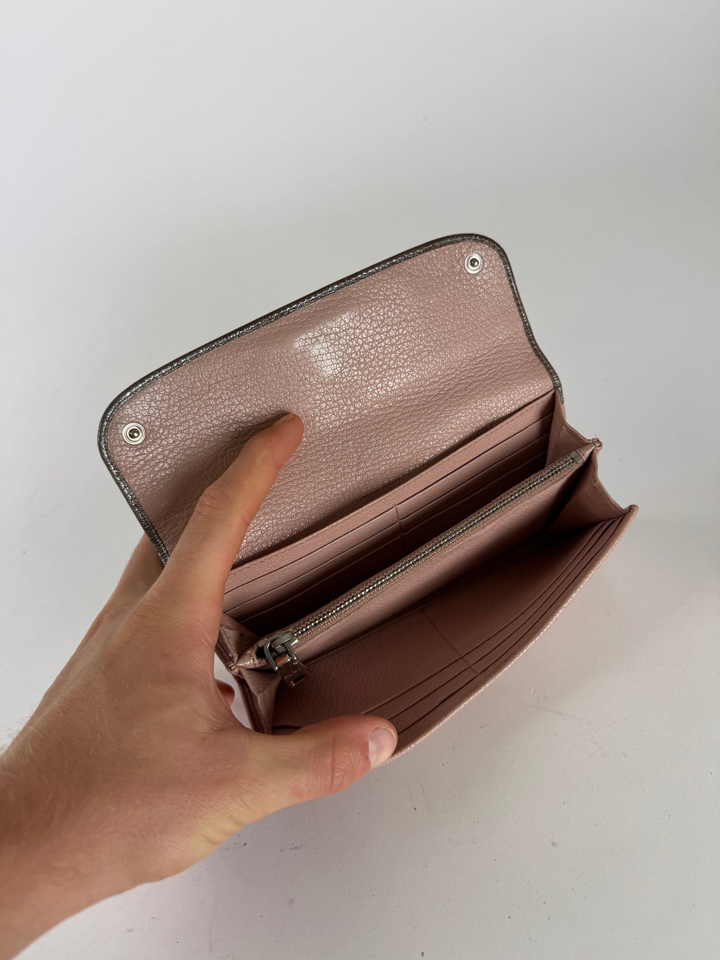 Portefeuille vintage en cuir Miu Miu beige argenté