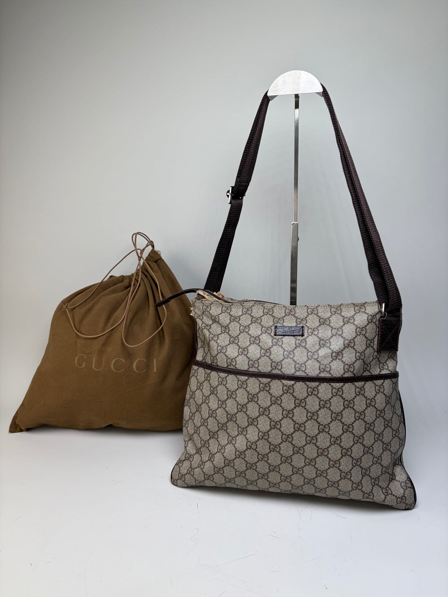 Vintage Gucci GG Supreme Shoulder Bag Beige Brown