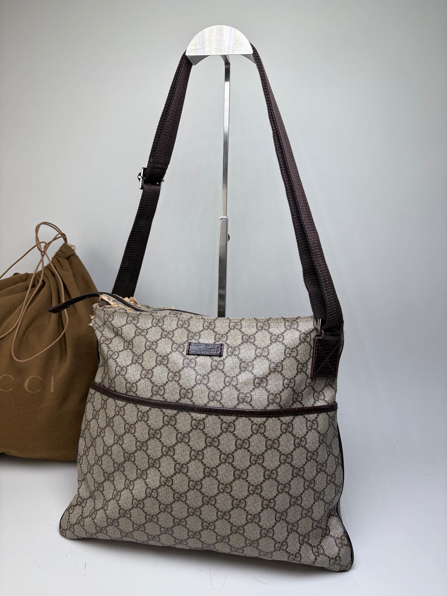 Vintage Gucci GG Supreme Shoulder Bag Beige Brown