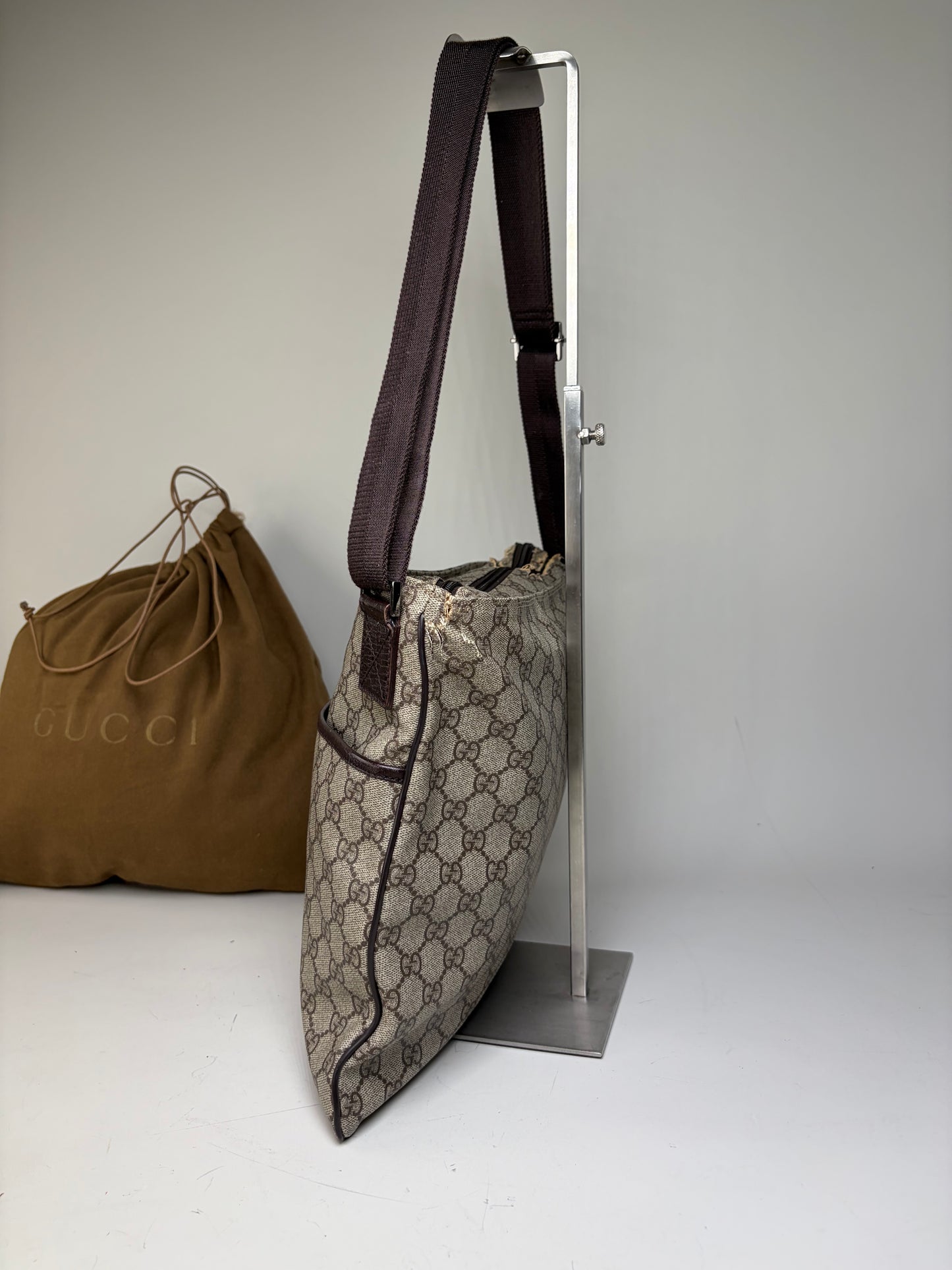 Vintage Gucci GG Supreme Shoulder Bag Beige Brown