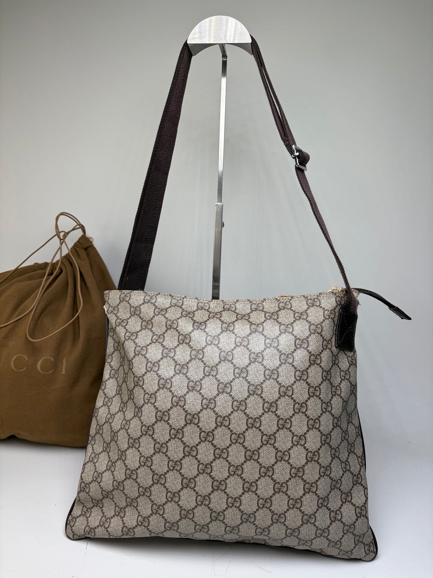 Vintage Gucci GG Supreme Shoulder Bag Beige Brown