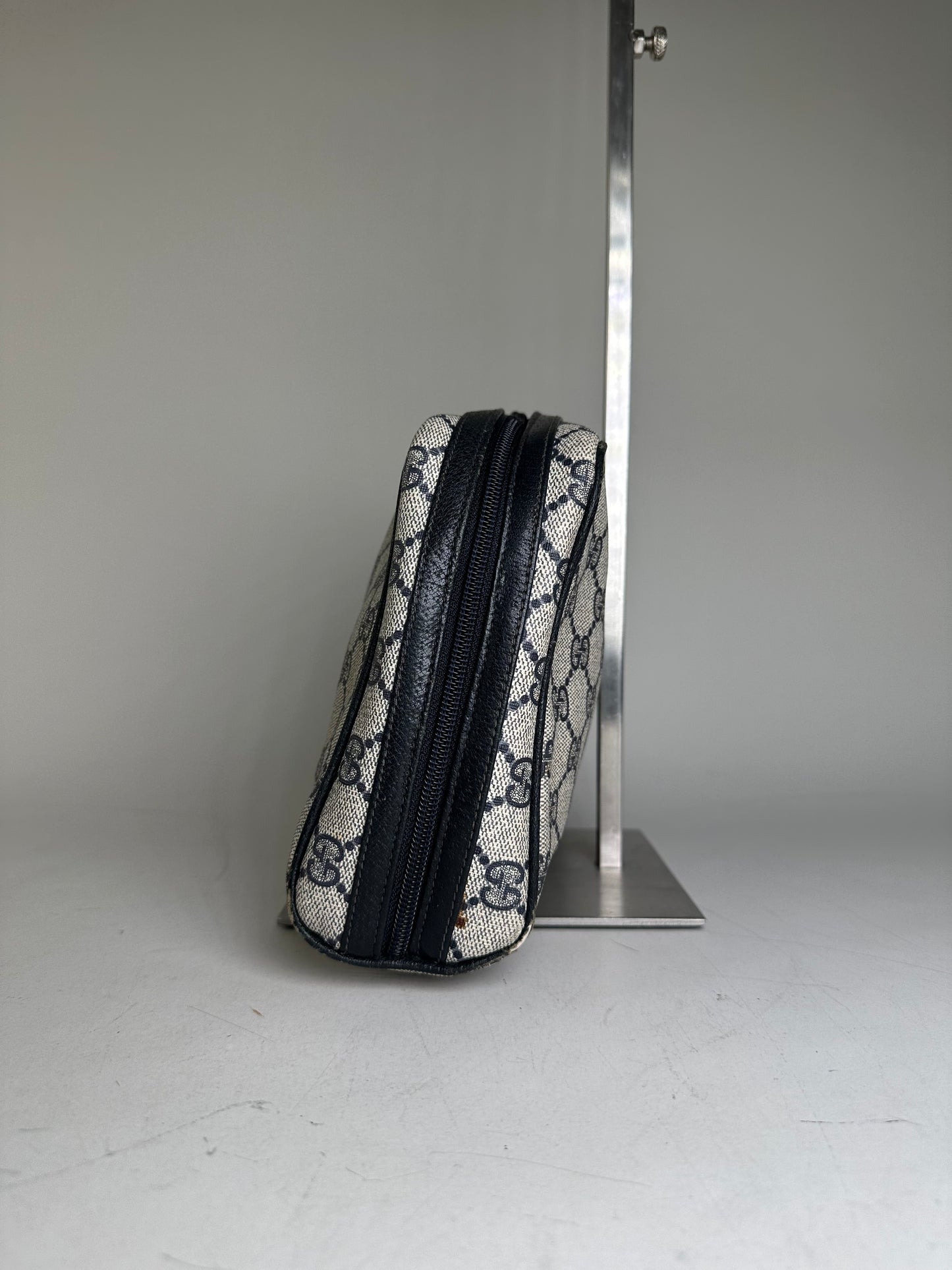 Vintage Gucci GG Supreme Cosmetic Case Beige Navy
