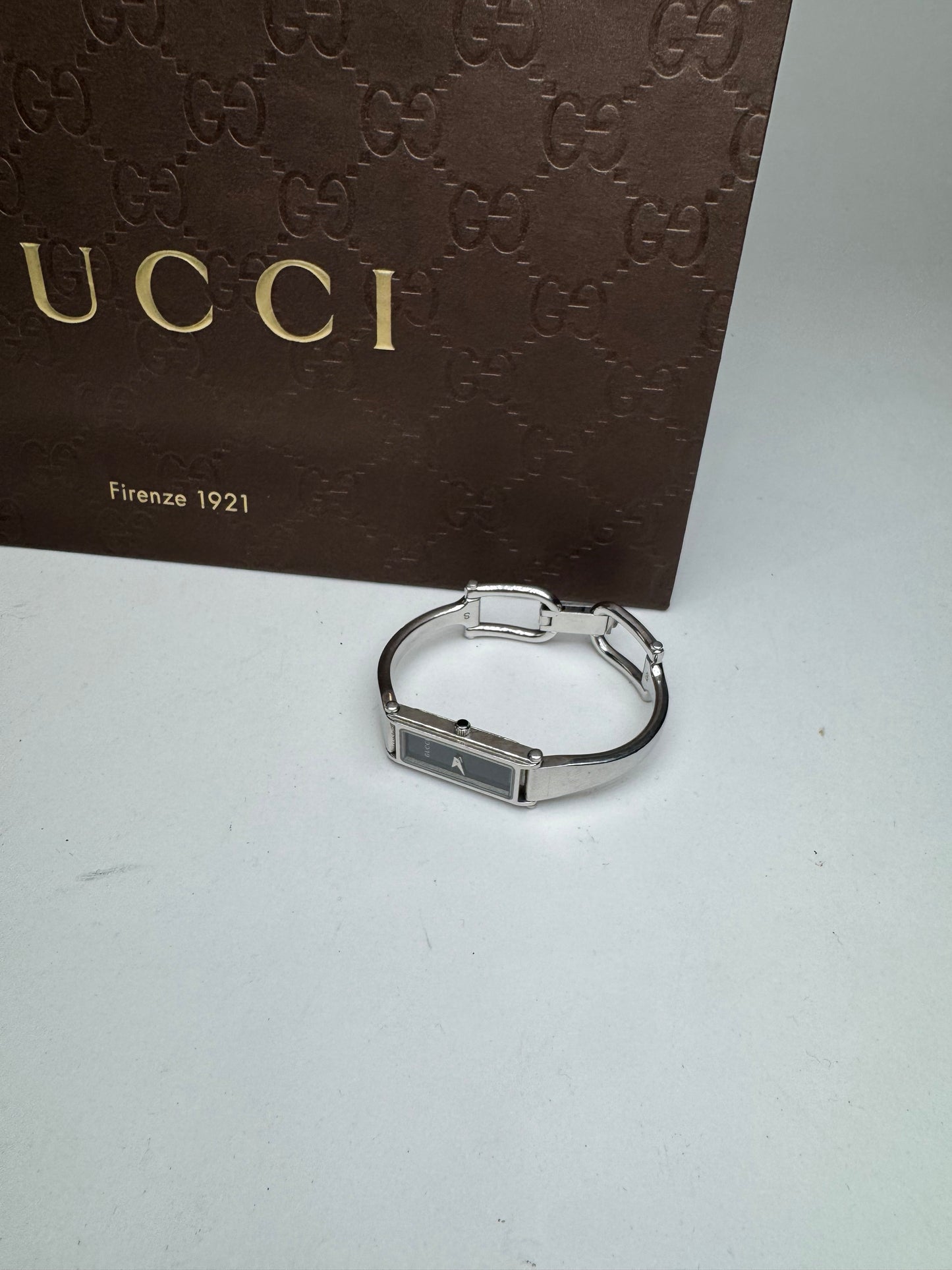 Montre Gucci vintage en acier avec mors de cheval argenté