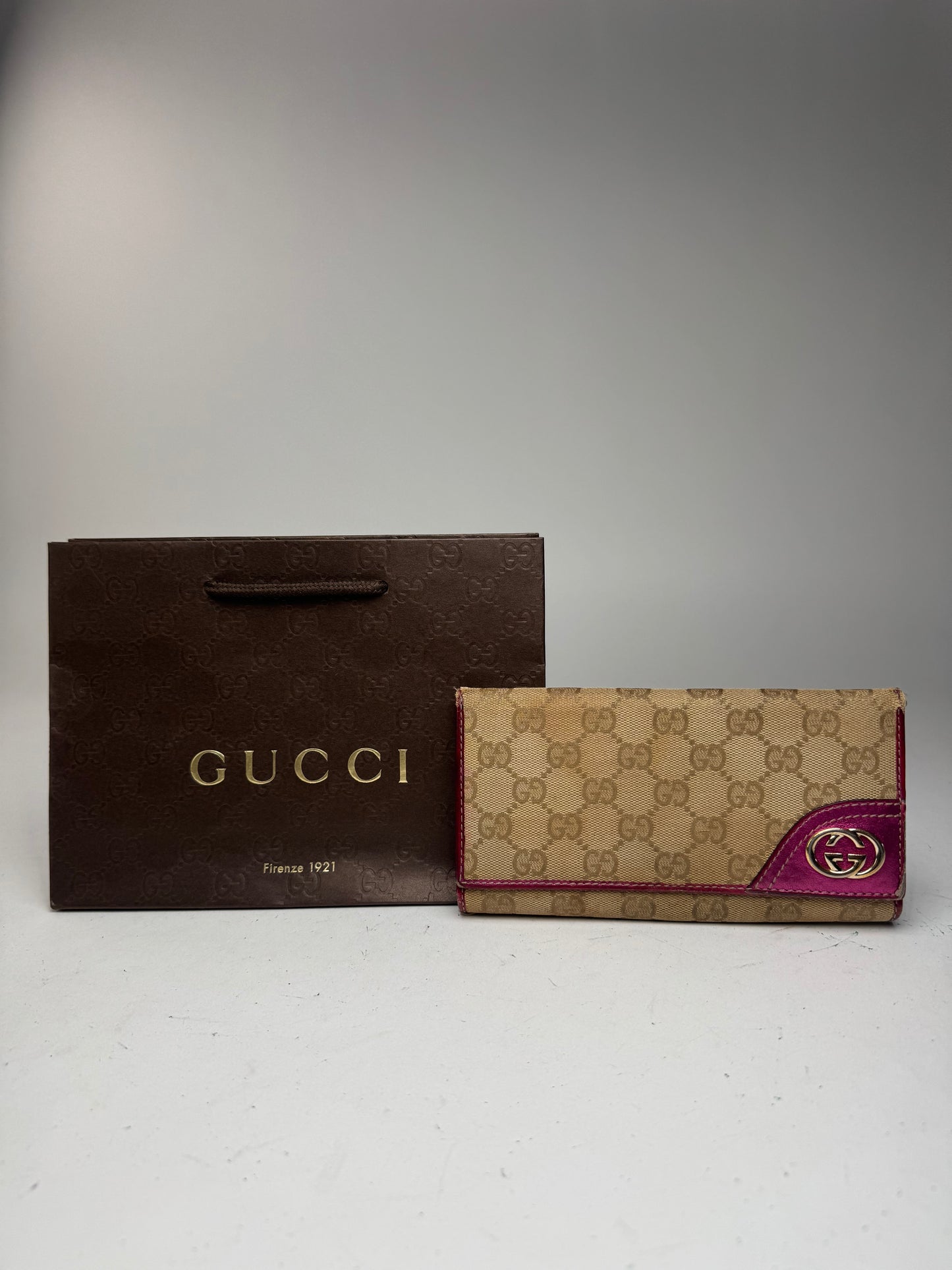 Vintage Gucci Monogram GG wallet beige purple