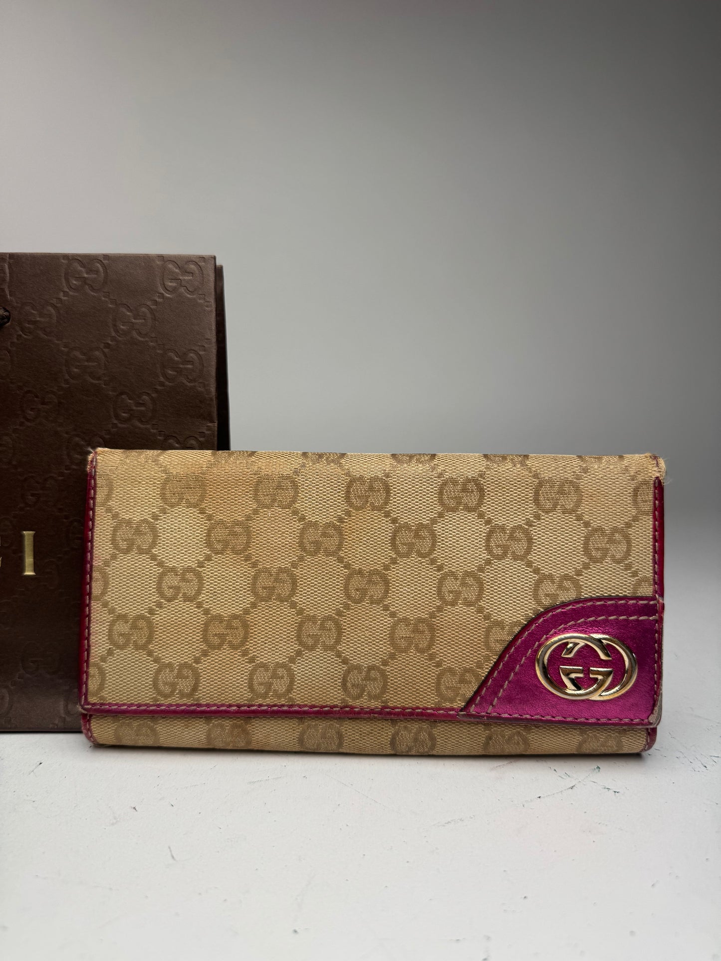 Vintage Gucci Monogram GG wallet beige purple