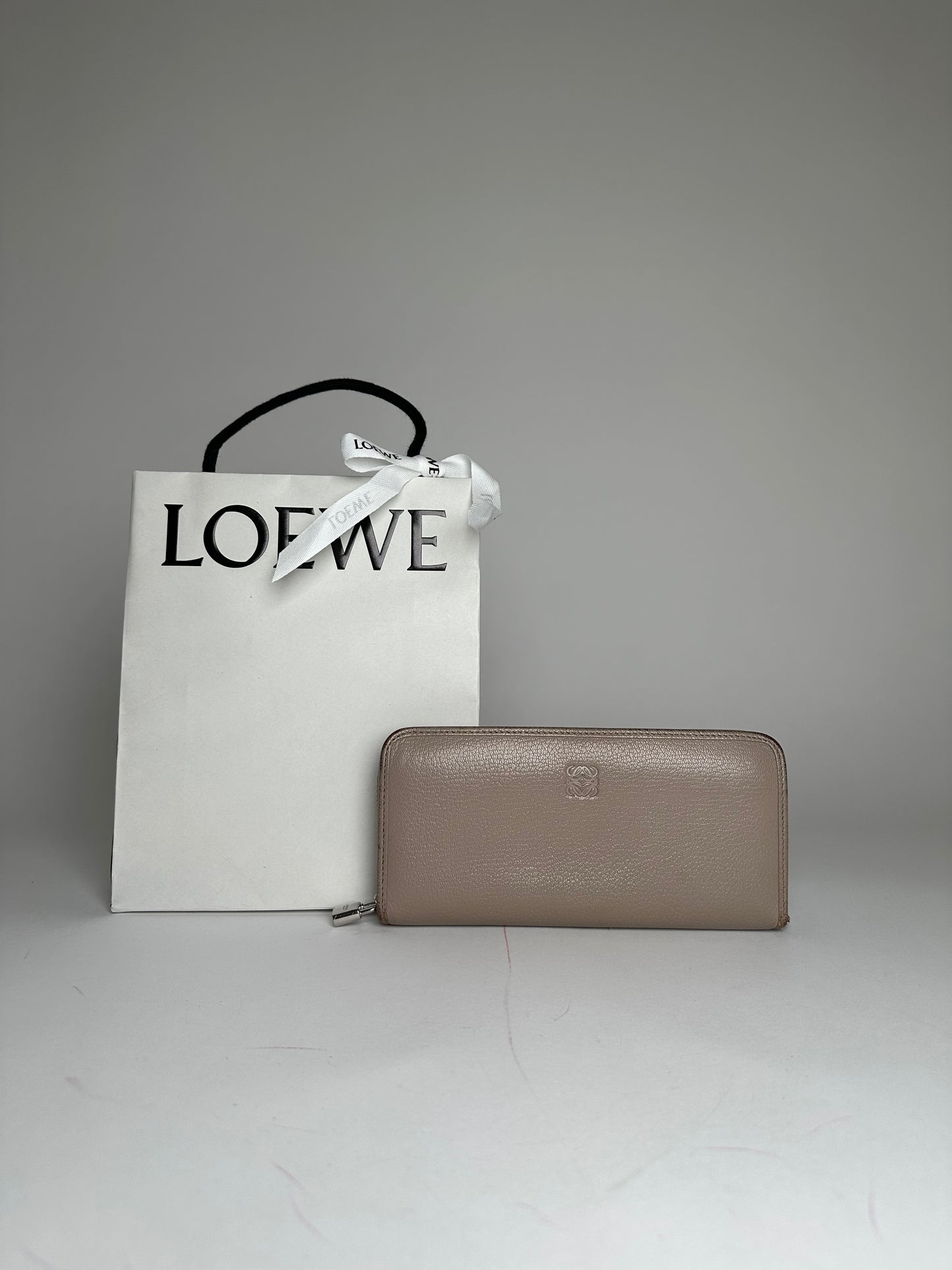 Vintage Loewe Madrid Zippy Leather Wallet Beige Grey