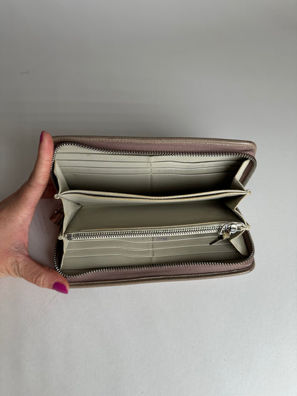 Vintage Loewe Madrid Zippy Leather Wallet Beige Grey