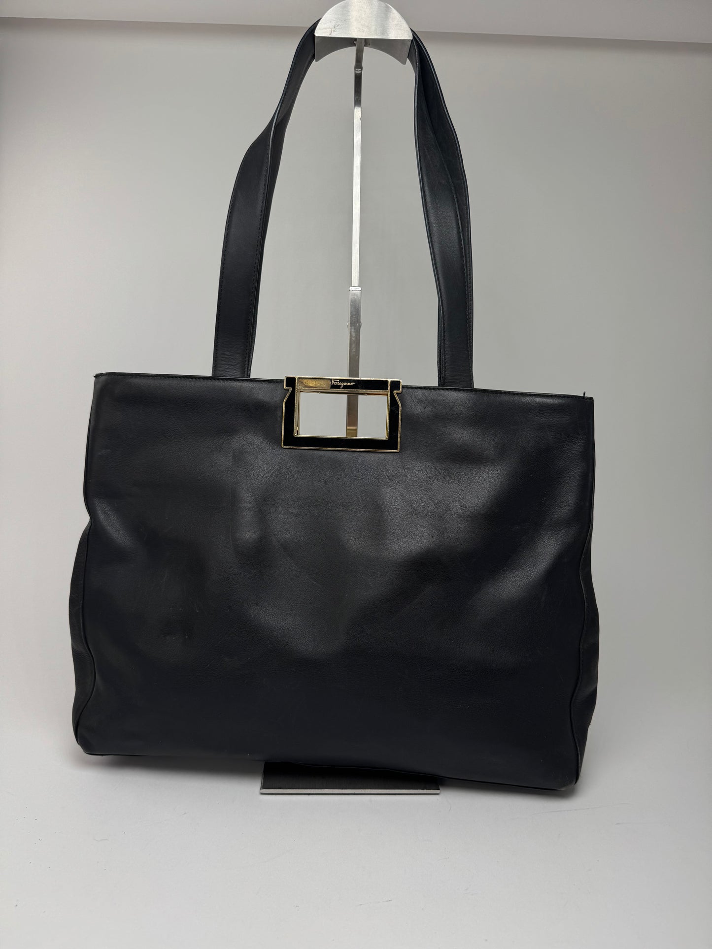 Sac vintage en cuir noir Salvatore Ferragamo