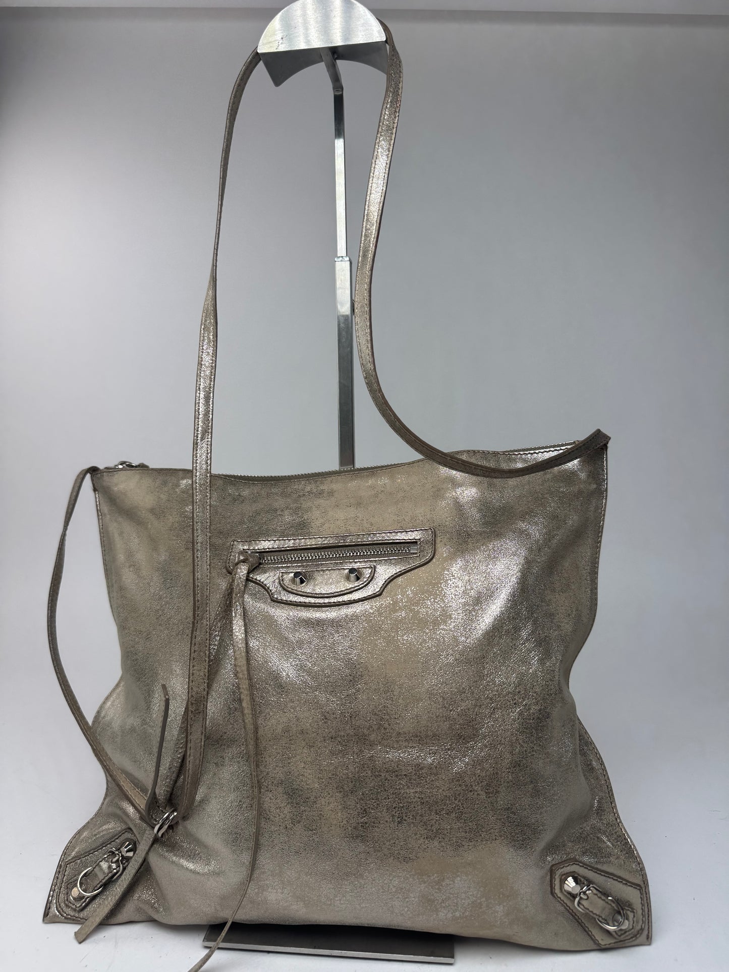 Sac de ville Balenciaga vintage en cuir gris argenté