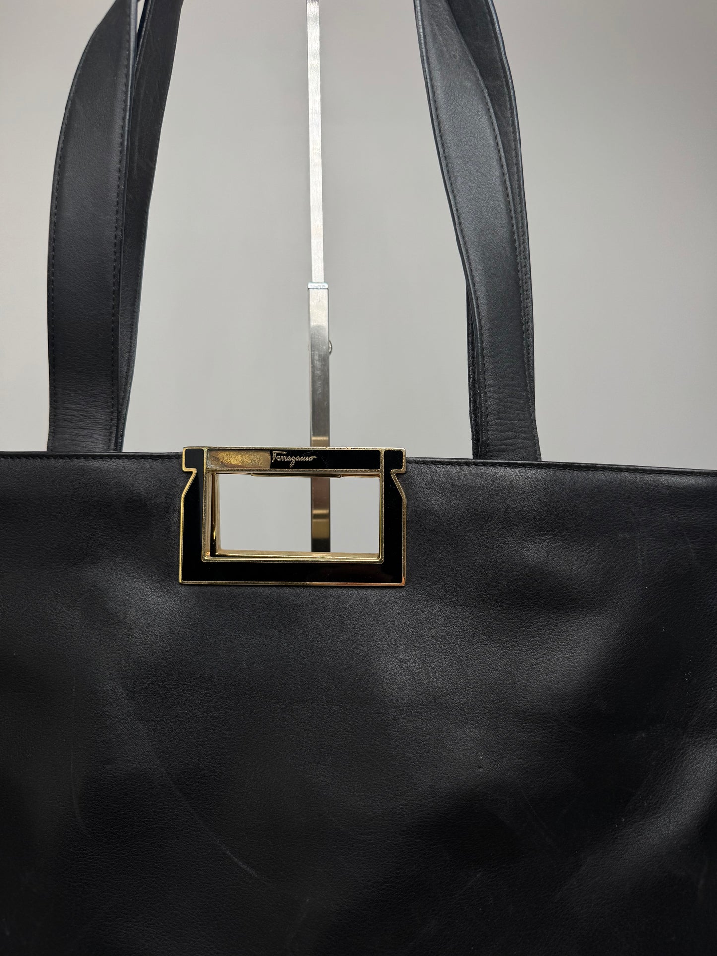 Sac vintage en cuir noir Salvatore Ferragamo